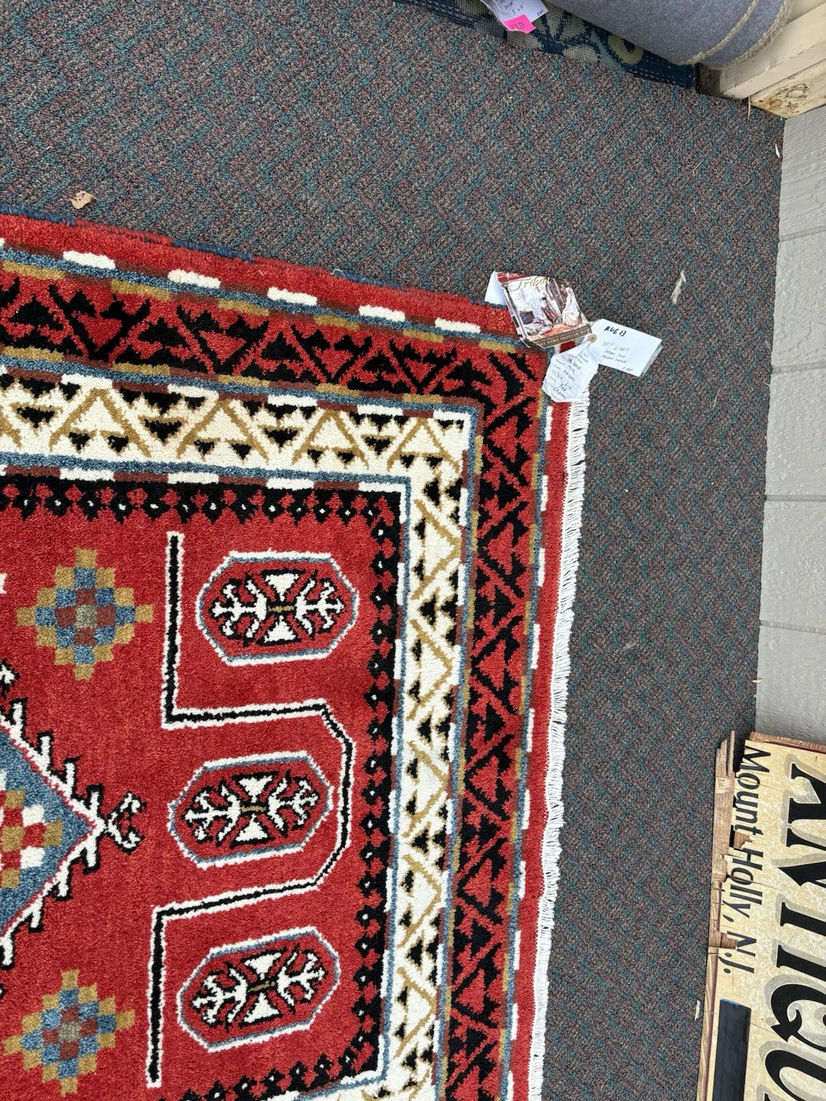 RUG 13: Tan Oriental Rug Carpet SIZE 75" x 48"