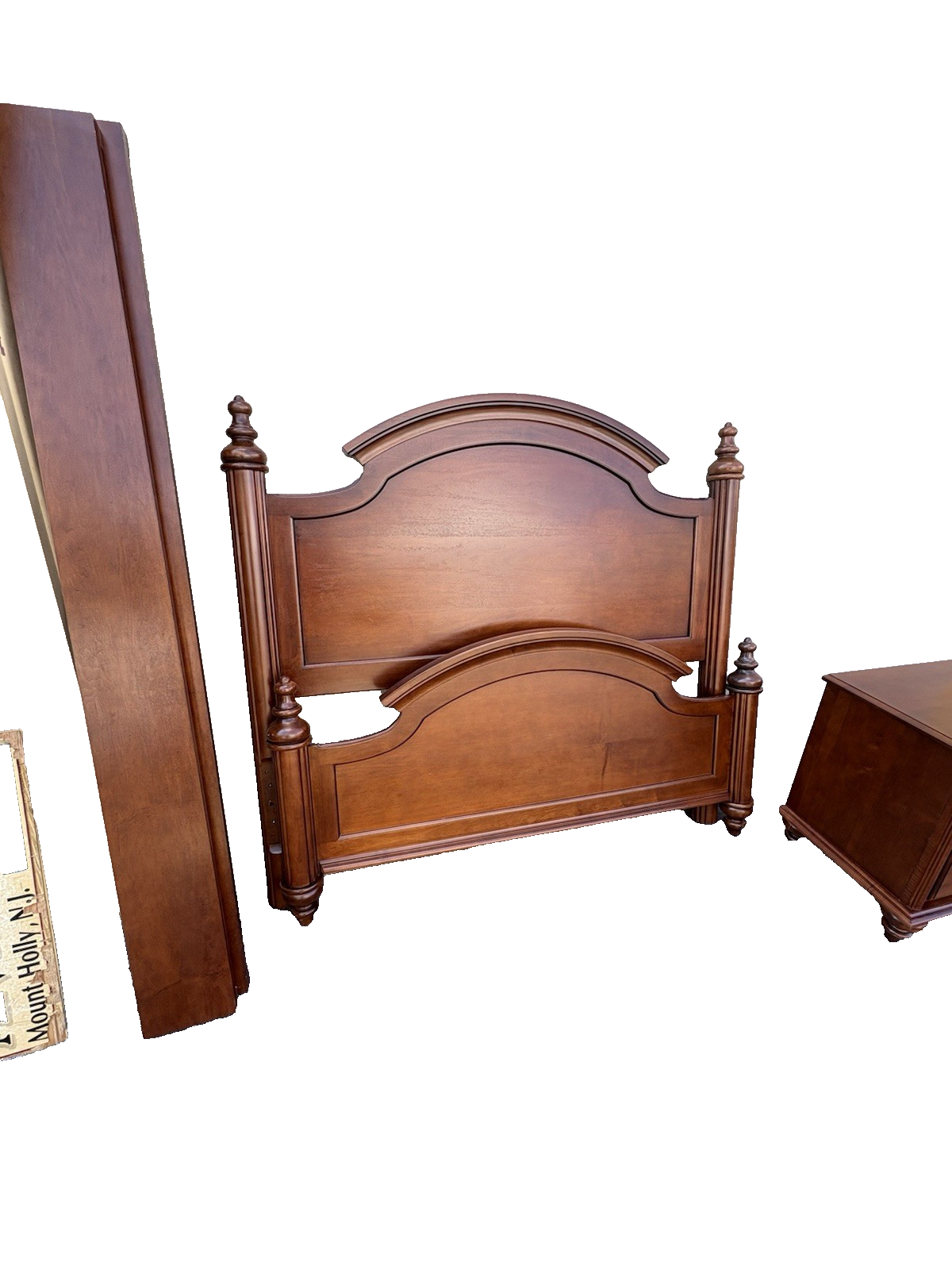 67025 KIMBALL Furniture Bedroom Set High, Low w/ Mirror. Queen Bed 2 Nightstands