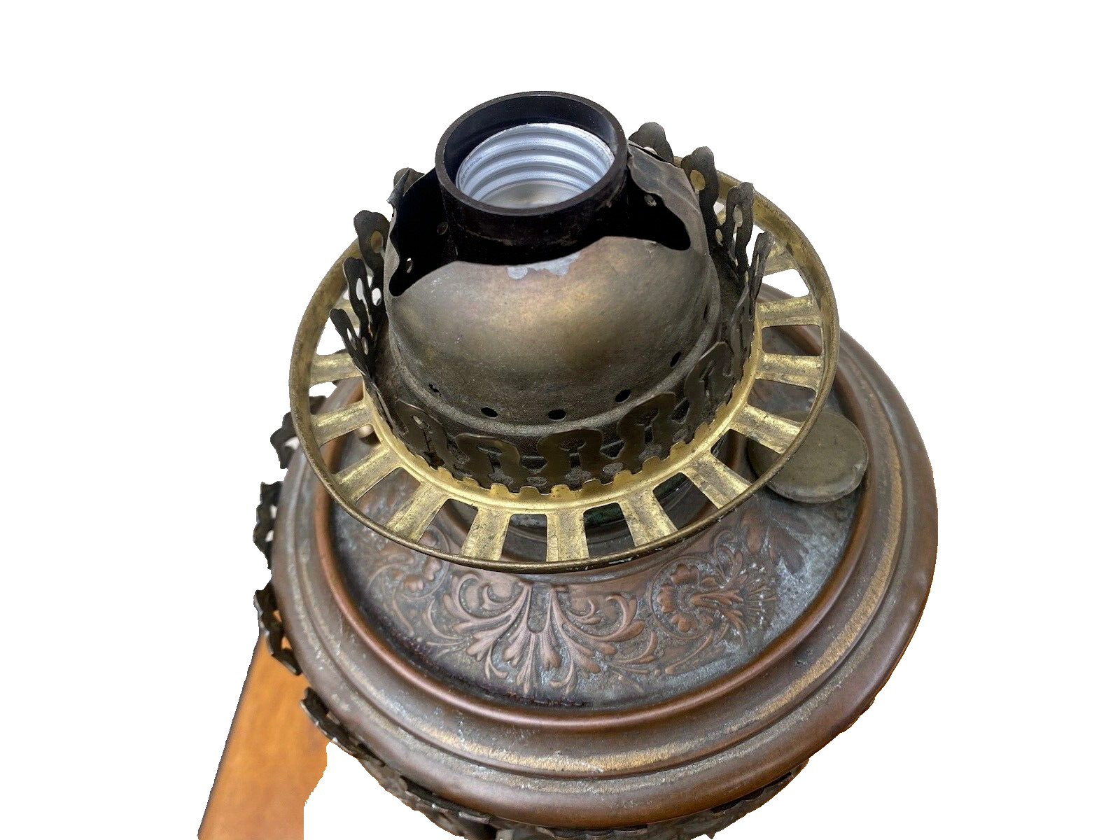 64951   Antique Victorian Oil Lamp with glass globe