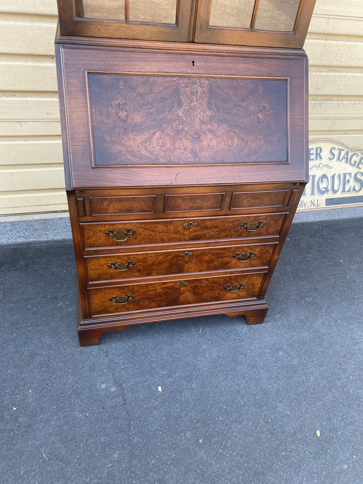 65915   KITTINGER Furniture  Quality Walnut Secretary Desk w/ Bookcase Top