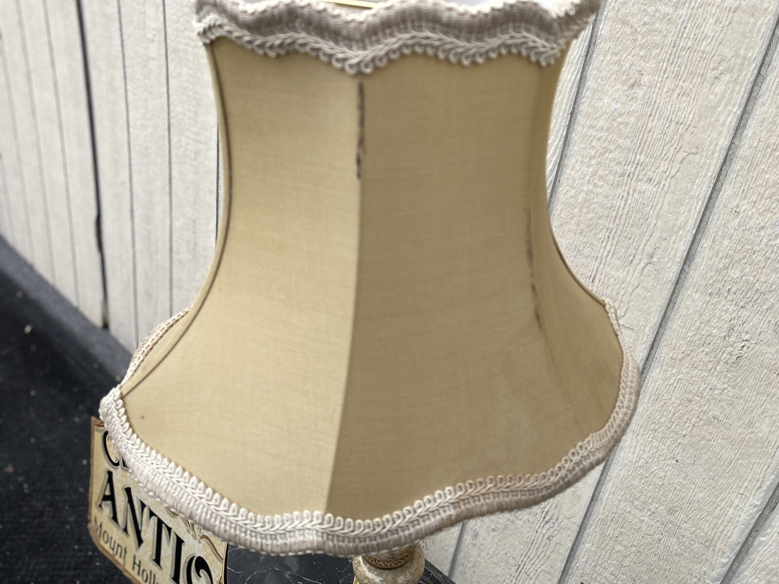 66394    Decorator Table Lamp Light with Shade Stamped  FR r258 on base