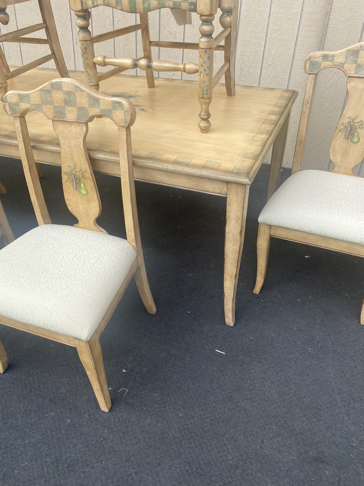 64717 Decorator PULASKI Furniture  Dining Table with 8 Chairs