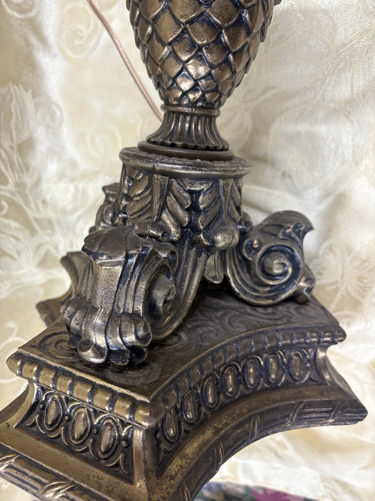 61657  Vintage Mid Century Modern Glass and Metal Table Lamp