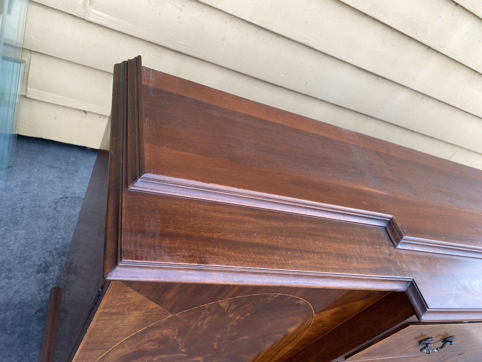 66586   QUALITY Inlaid Sacks MARLBORO MANOR  Breakfront China Cabinet