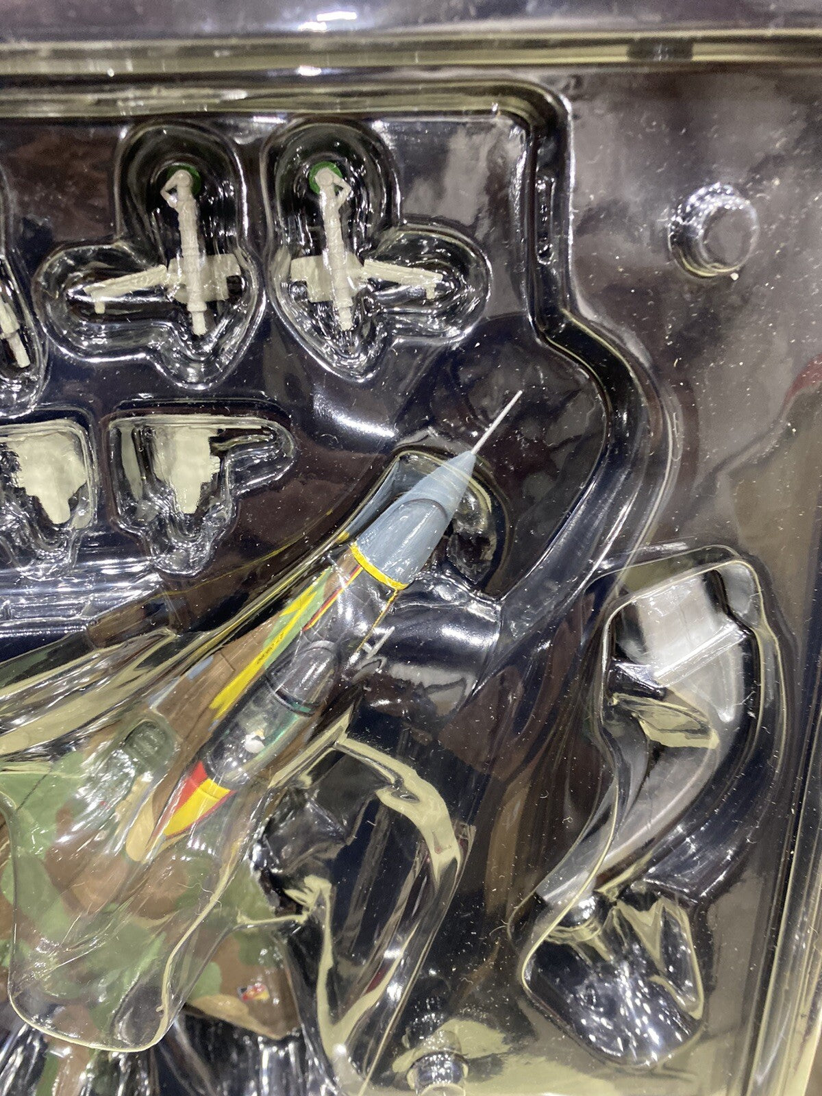 ES 207 :   Corgi AA37501 MIG 29 FULCRUM AEAST GERMANY VLadimir KOMAROW 1990