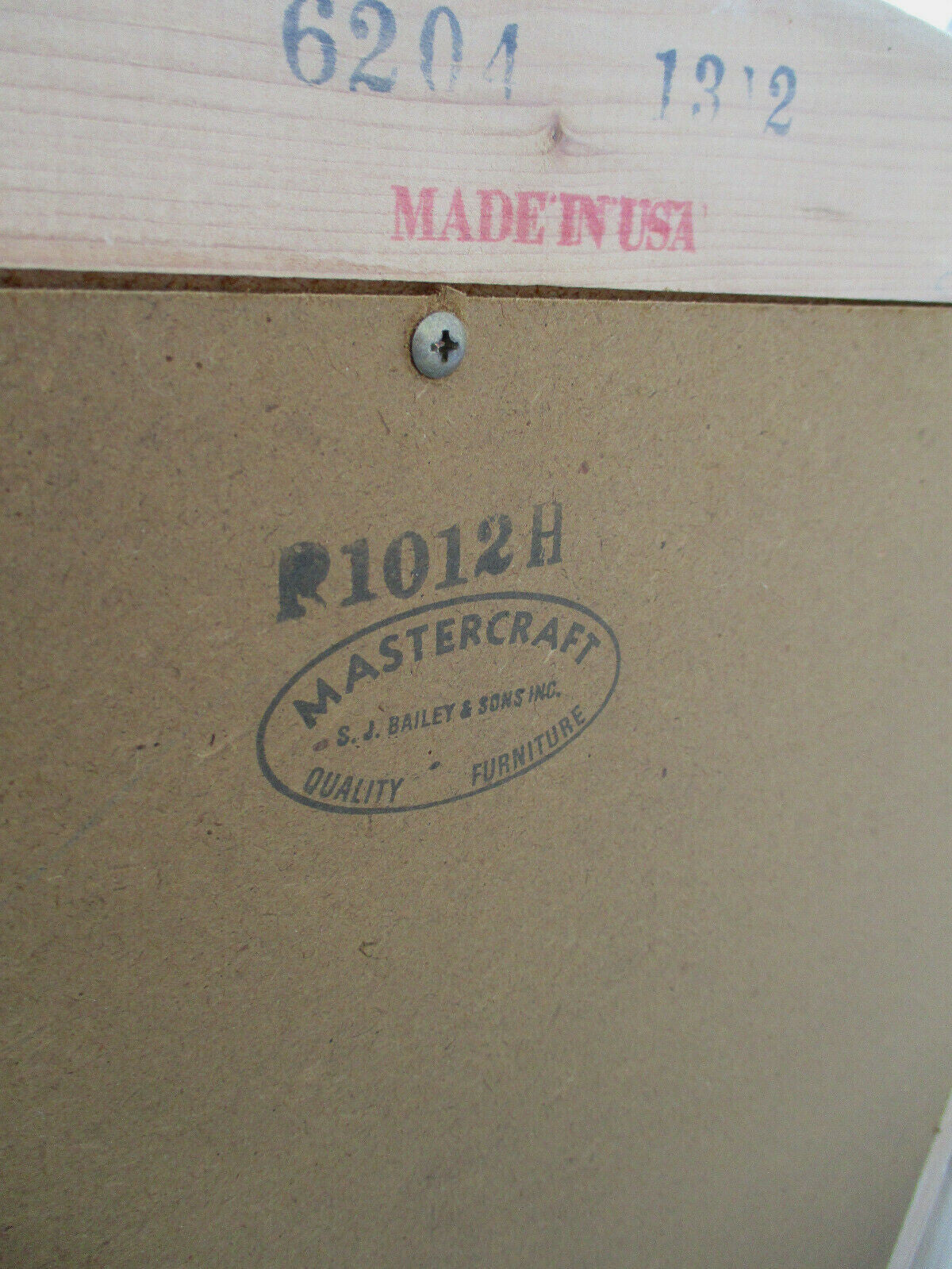 62922   Master Craft  Hand Made Vanity  Desk with Mirror