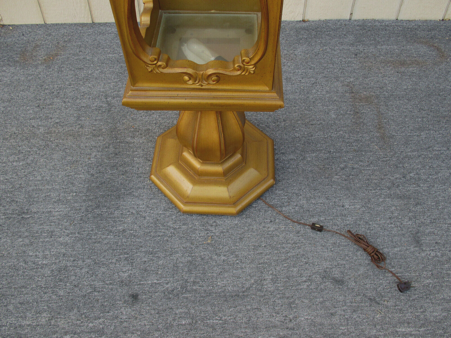 62471  Mid Century Modern Gold Curio Cabinet Etergie