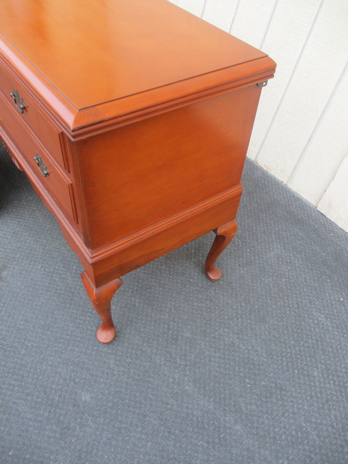 64354 Maple Queen Anne Cedar Lined Blanket Chest