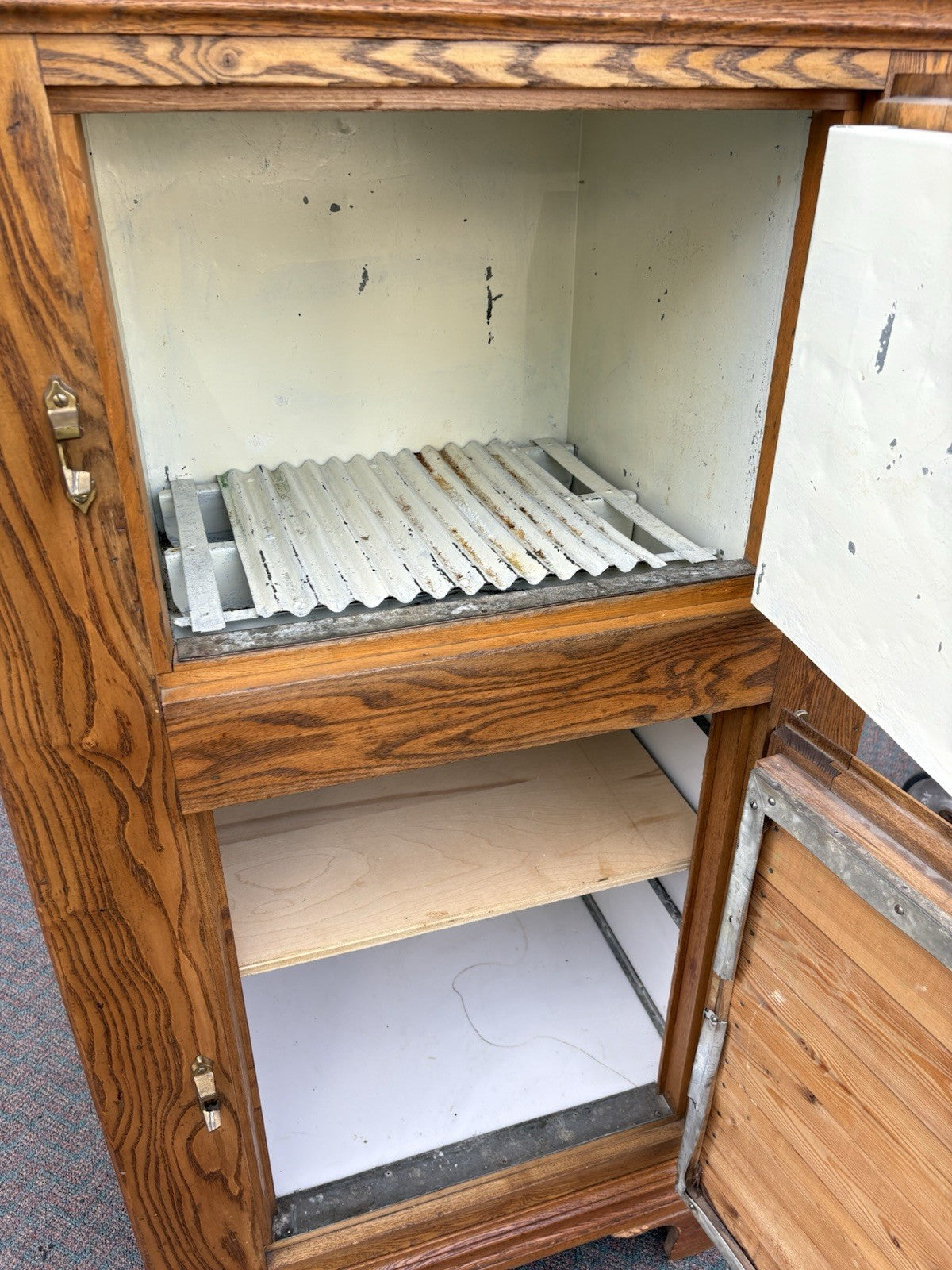 65511 Antique Victorian Oak Ice Box Liquor Storage Cabinet