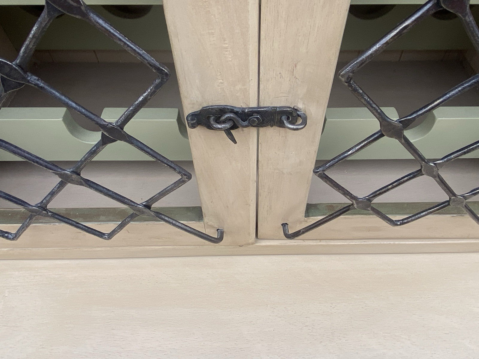 66541 Rustic Primitive Wine Rack Kitchen cabinet