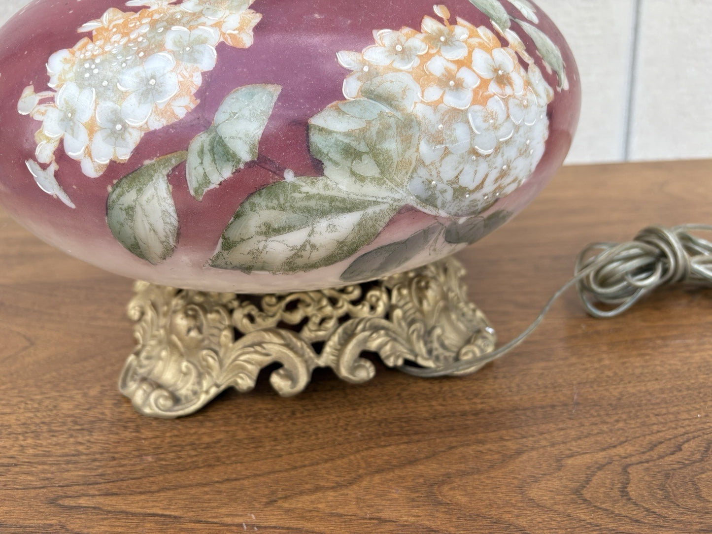 66594  Antique Gone With The Wind Electrified Oil Lamp