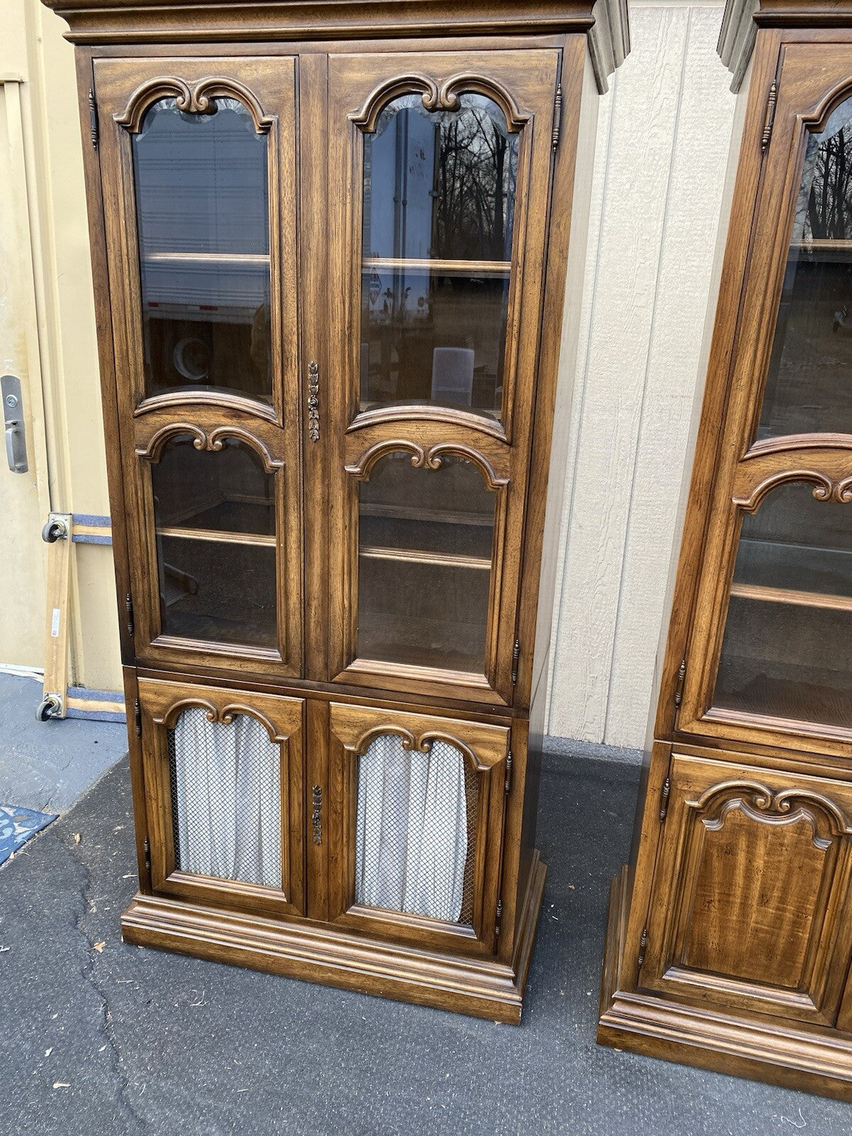 66198 BERNHARDT HIBRITEN  3 Section Wall Unit Bookcase Curio Cabinet