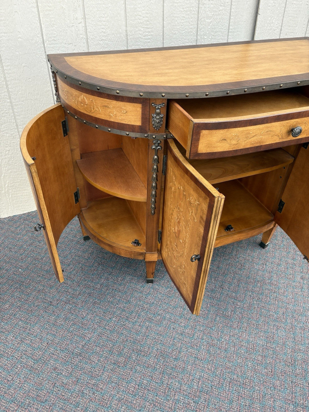 67144 HOOKER Furniture Seven Seas Decorator Sideboard Server Cabinet