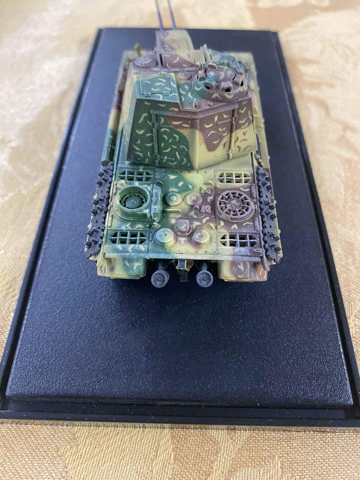 ES 1:   2 Dragon Armor Military Tanks in Case Western Front 1945