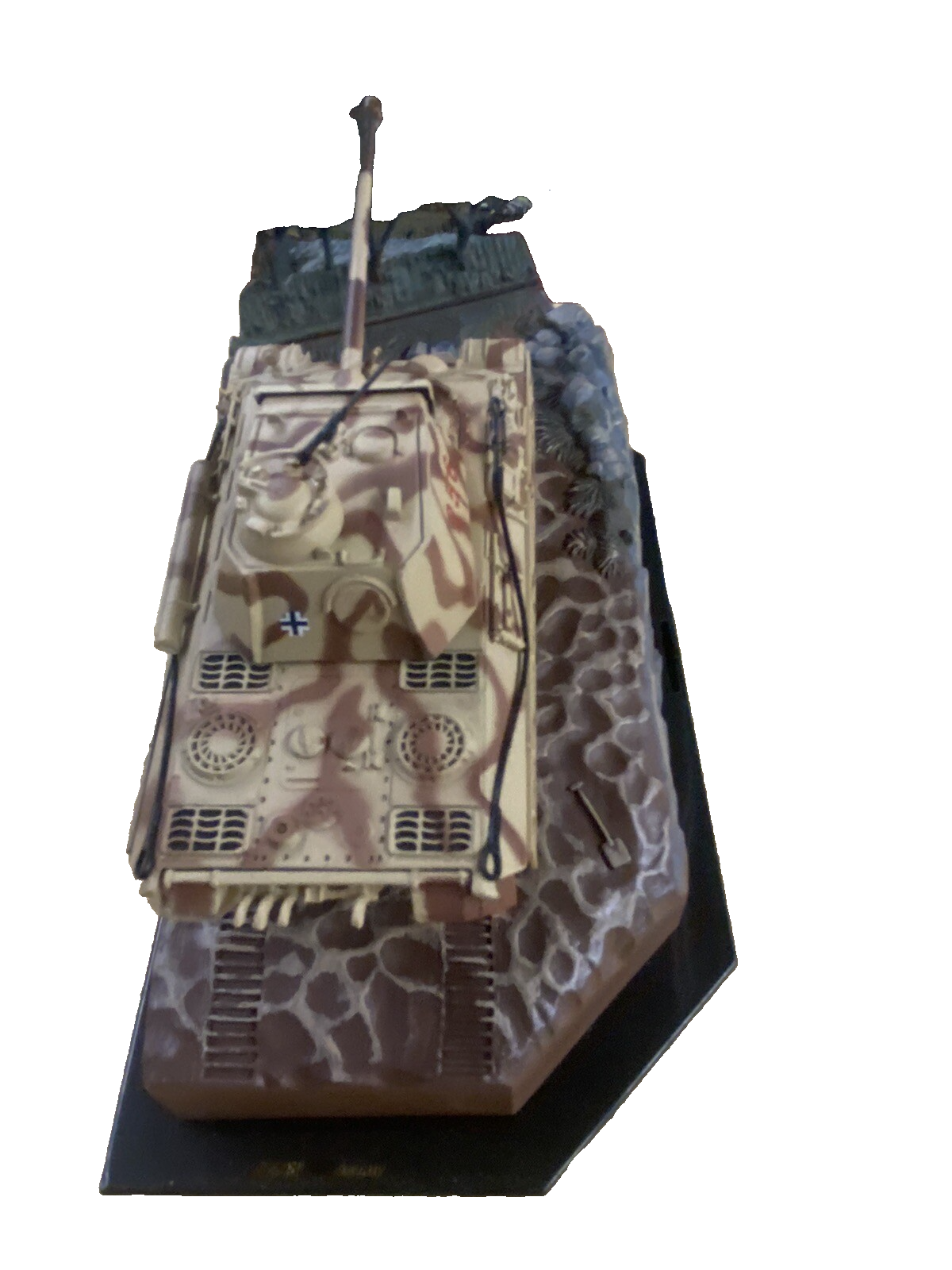 ES 49 :     2 Matchbox  FOREST CROSSING PANTHER  AND TYPE A  Military Tanks