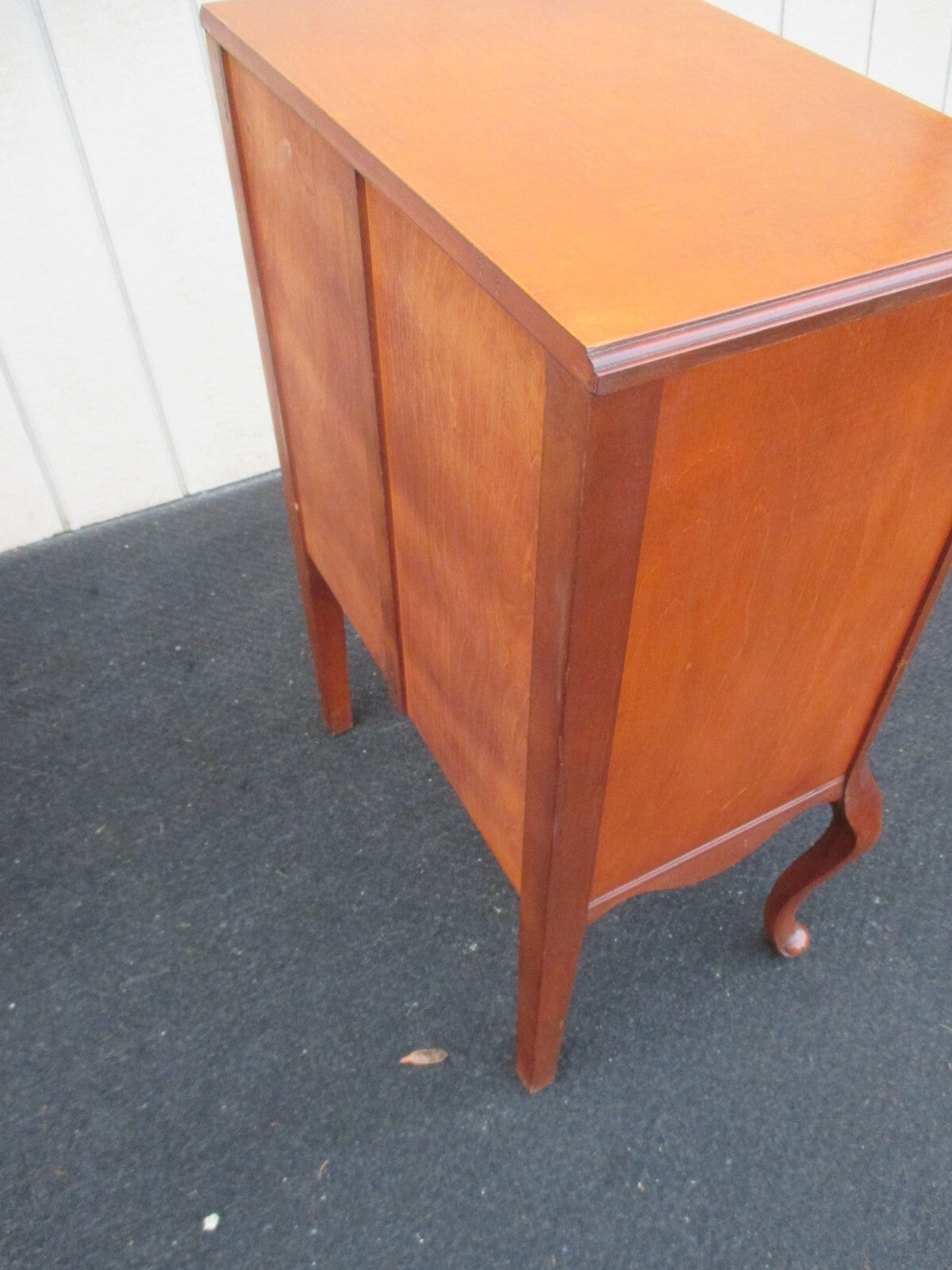 63926    Nightstand End Table Stand