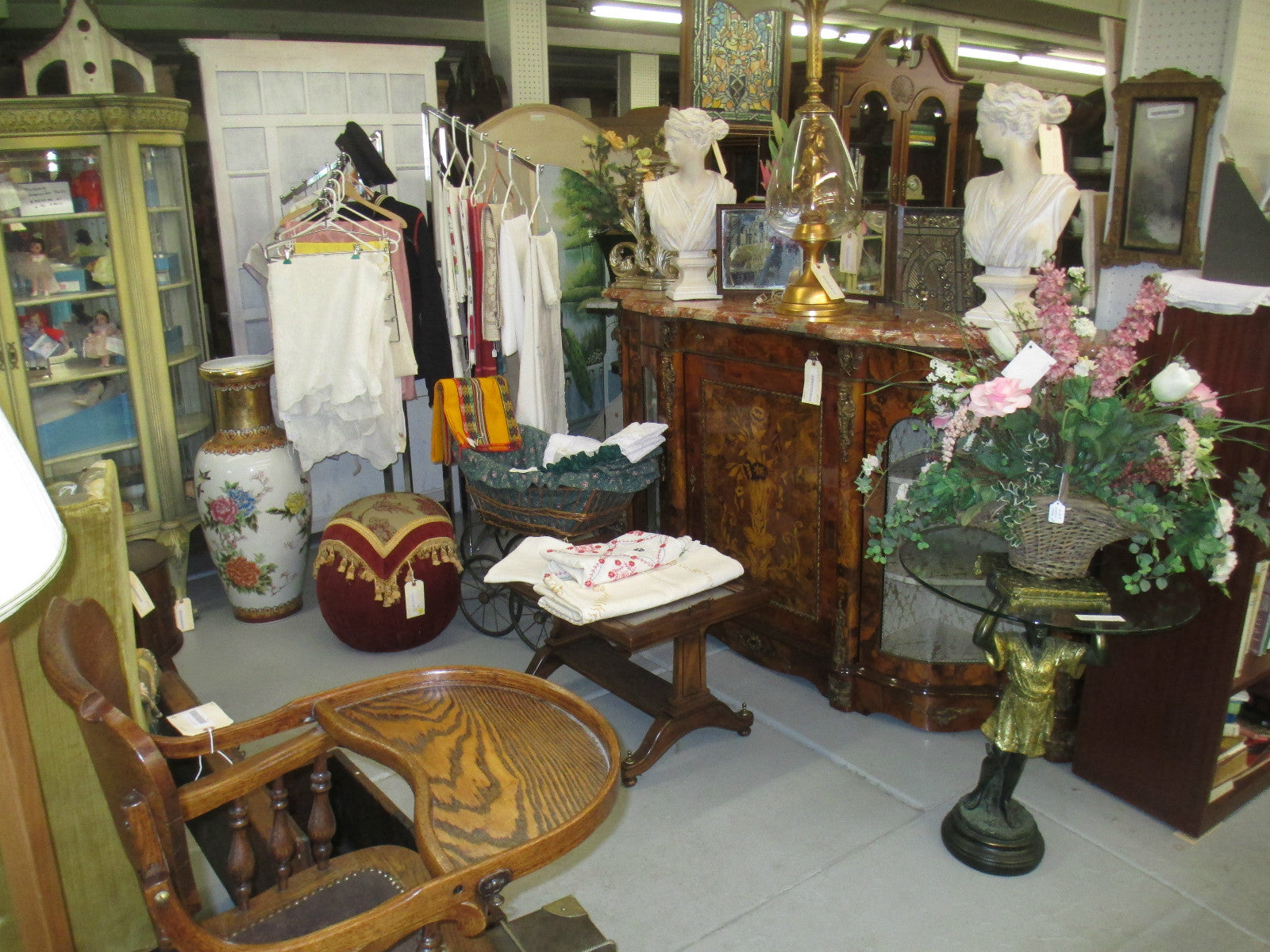 55167  THOMASVILLE Cherry Wood Mirror