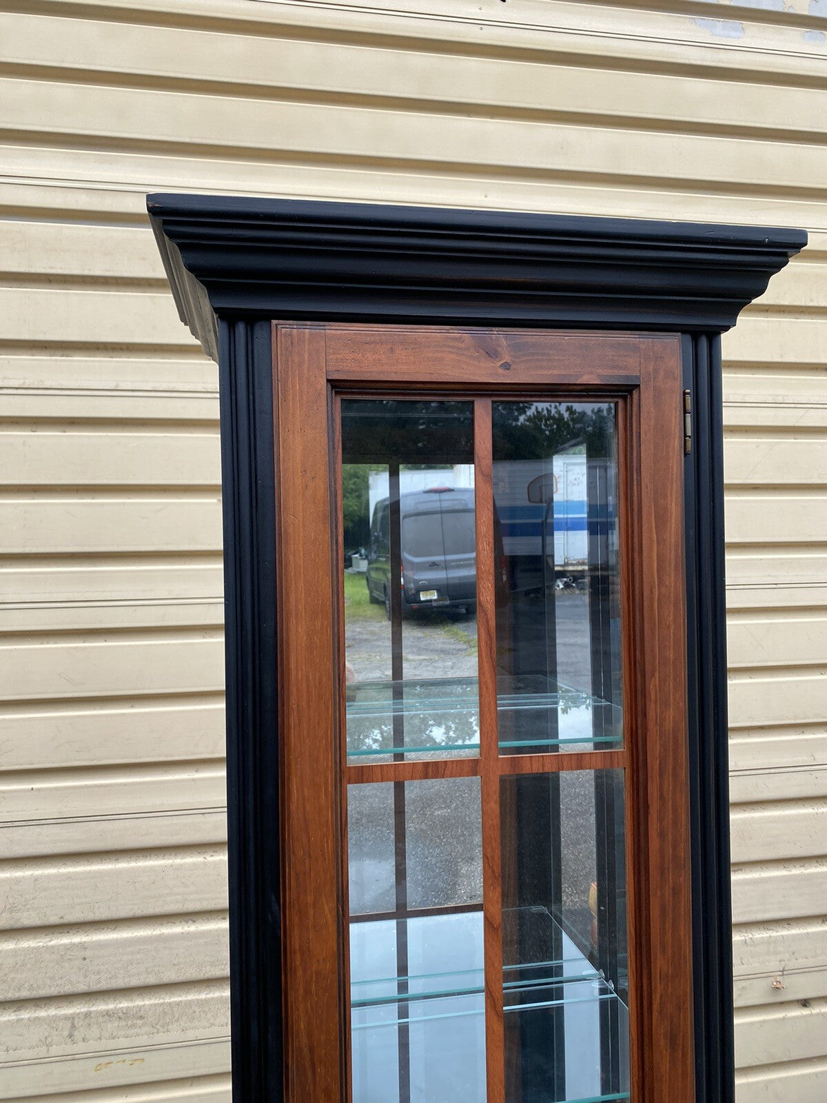 65788  Modern PULASKI Furniture Curio Cabinet Display Case