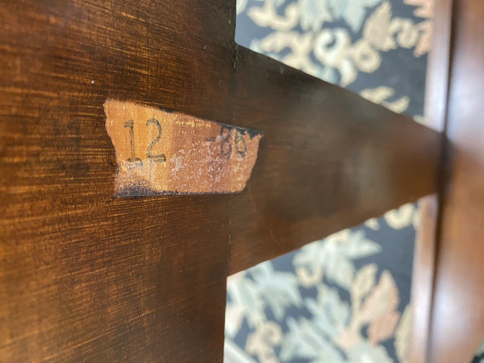 62020 PENNSYLVANIA HOUSE  Cherry Glass Top Queen Anne Coffee Table