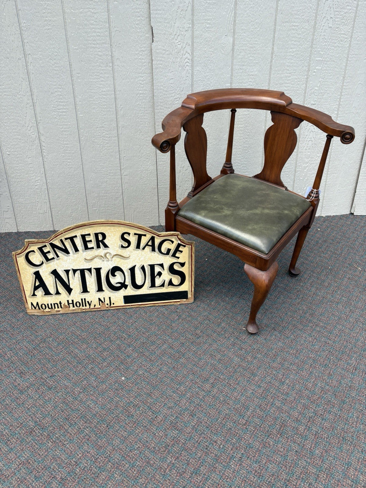 66888  HENKEL HARRIS VIRGINIA GALLERIES Solid Black Cherry Corner Chair