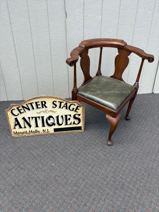 66888  HENKEL HARRIS VIRGINIA GALLERIES Solid Black Cherry Corner Chair