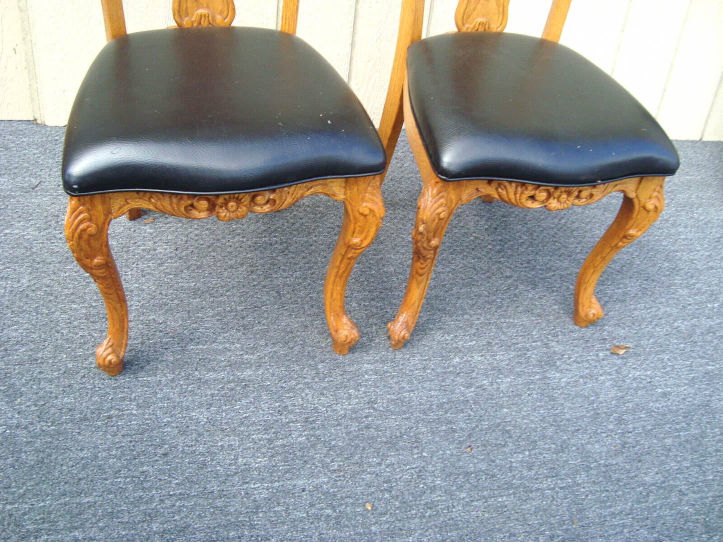 61327  Pair Solid Hand Carved Oak Dining Accent Chairs MONA LISA FURNITURE ??