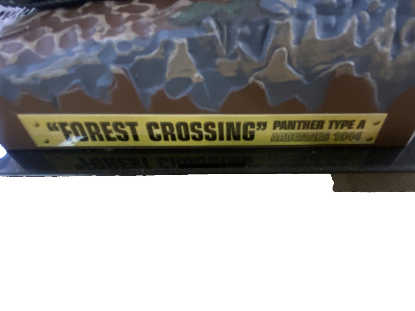 ES 49 :     2 Matchbox  FOREST CROSSING PANTHER  AND TYPE A  Military Tanks