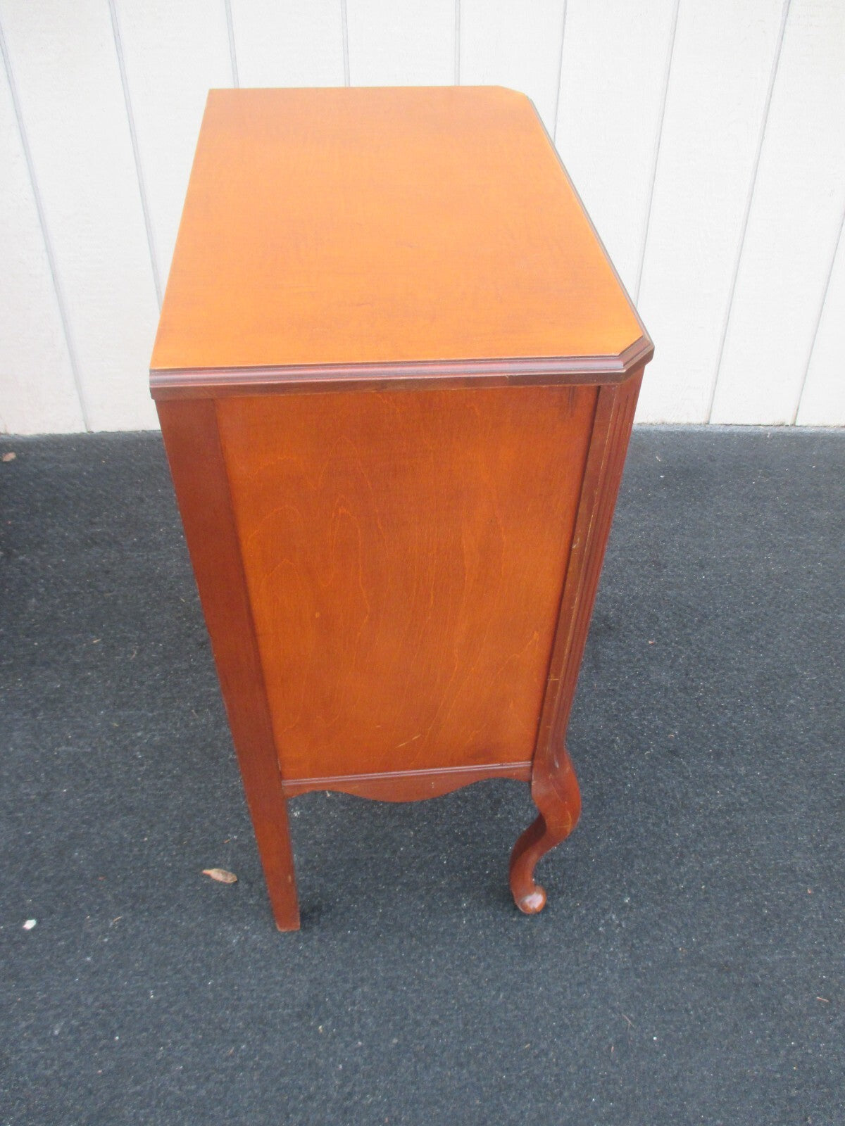 63926    Nightstand End Table Stand