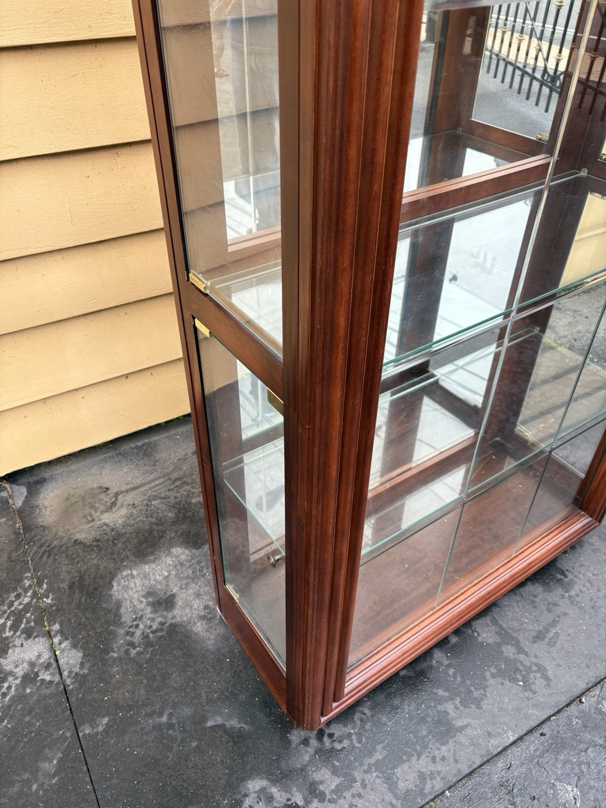 66655 Dome Top Mahogany ETCHED Glass  PULASKI China Cabinet Curio