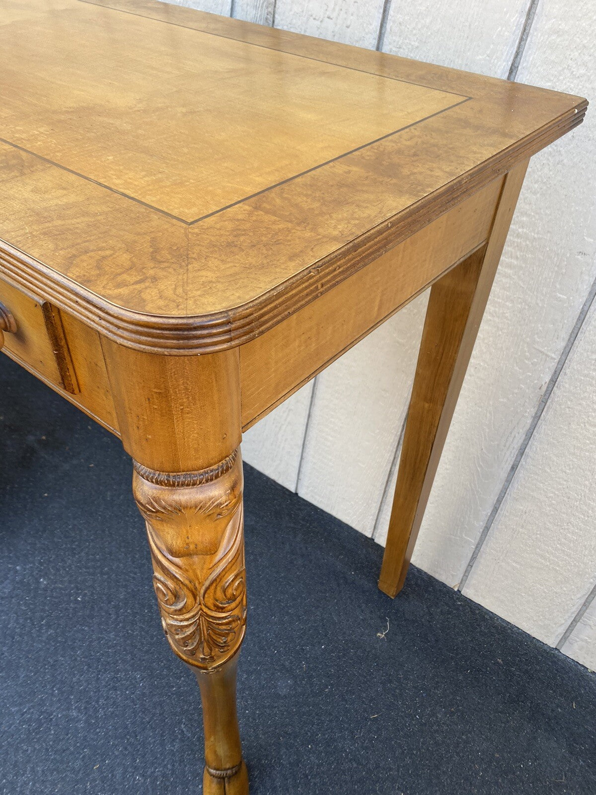 65278 SHERRILL CTH  Maple Figural Console Table Stand