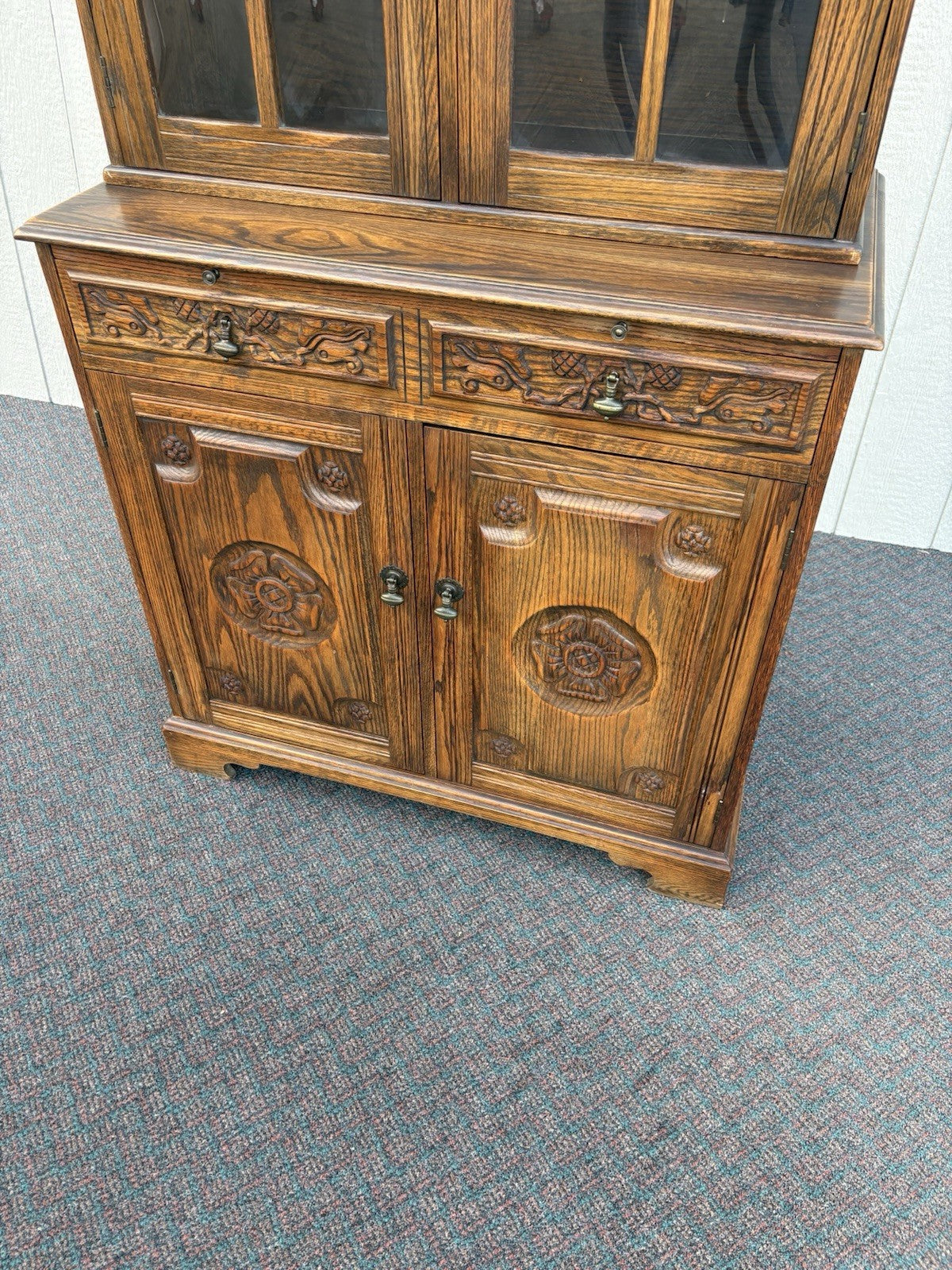 67133 FEUDAL Oak 2 Piece China Cabinet  Convex Glass in Doors