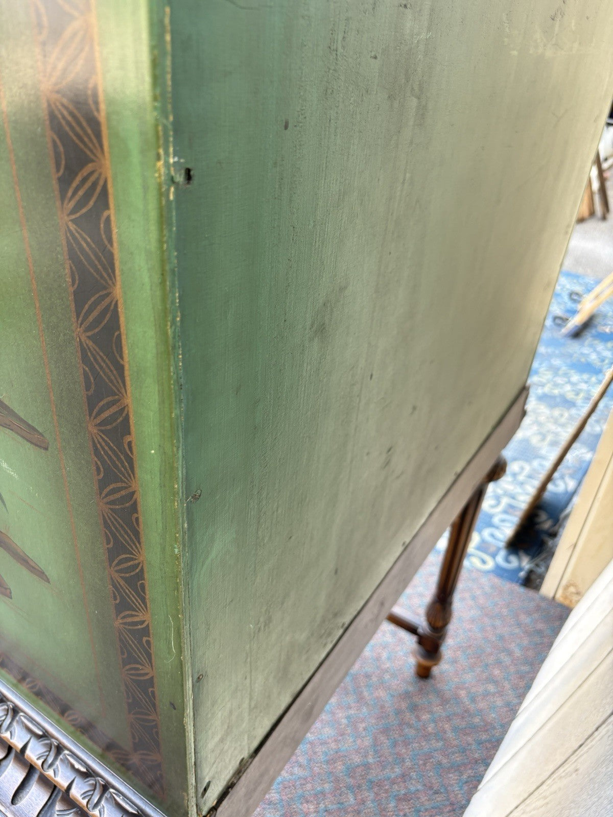 66912  Oriental Liquor Cabinet Bar Storage China Cabinet