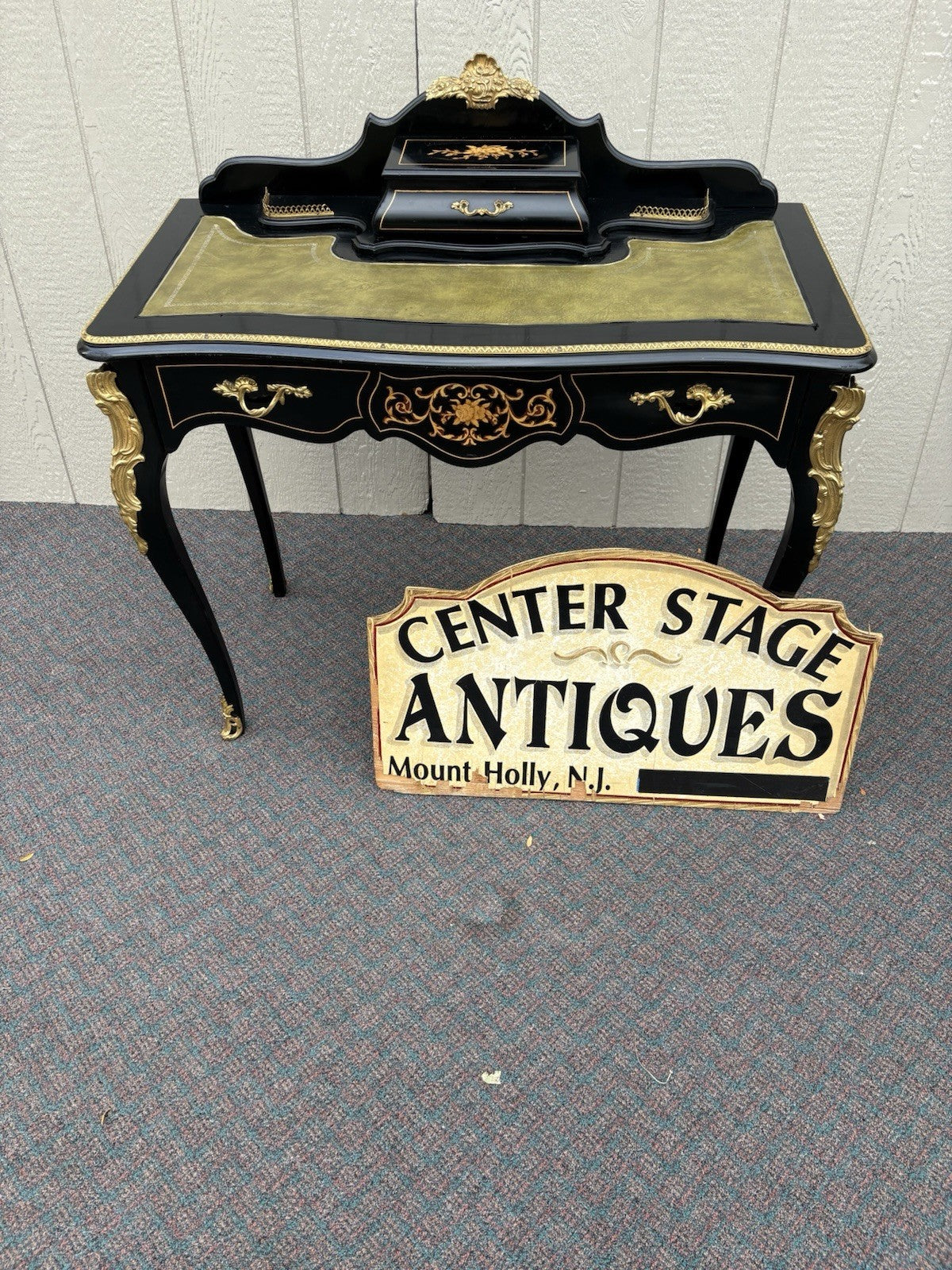 67143 Louis XV Desk with Bronze Ormalu