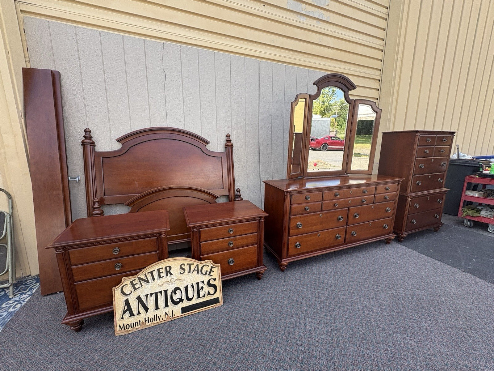 67025 KIMBALL Furniture Bedroom Set High, Low w/ Mirror. Queen Bed 2 Nightstands