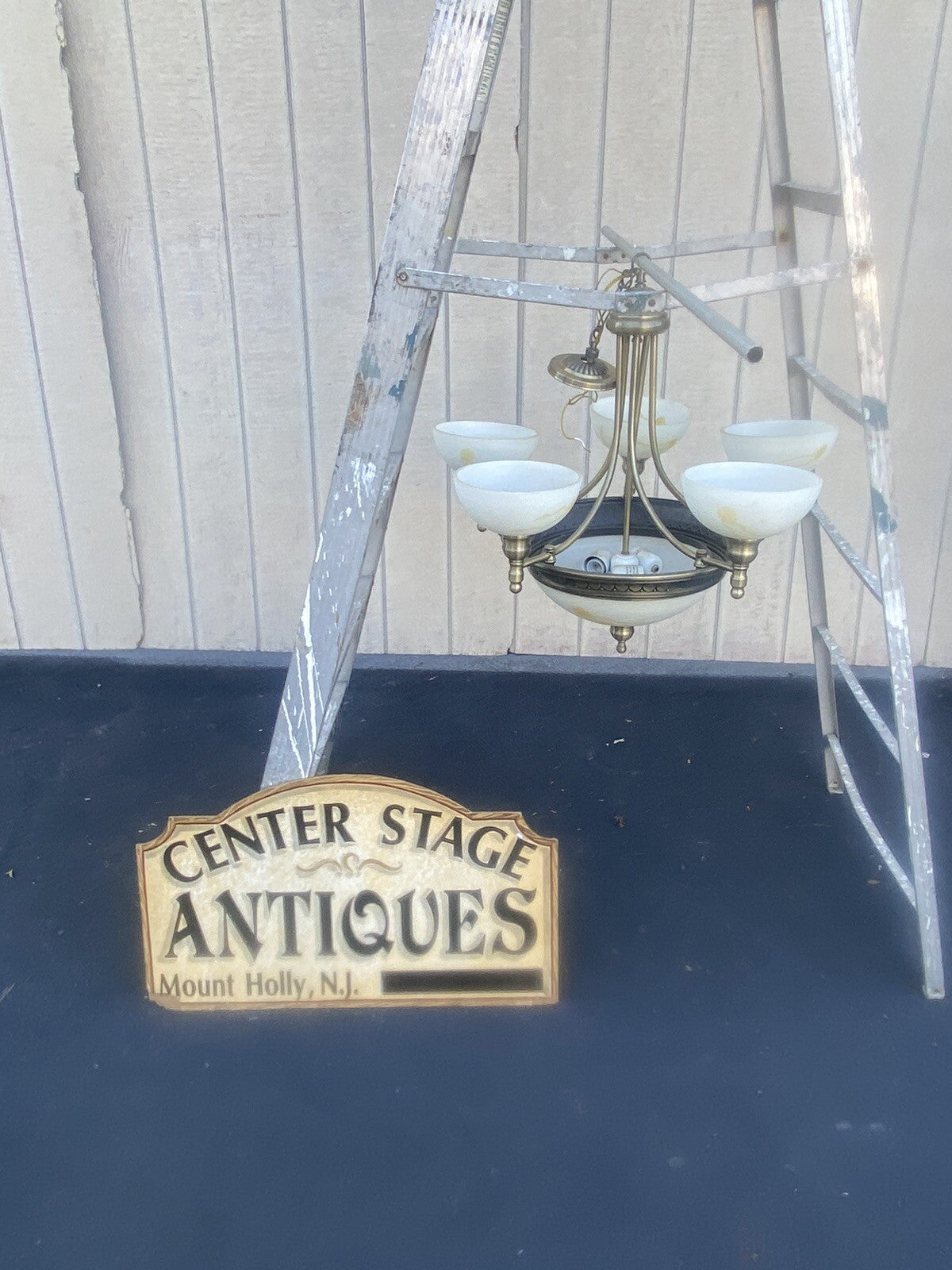 66031   Modern Decorator Hanging Light Fixture Chandelier.