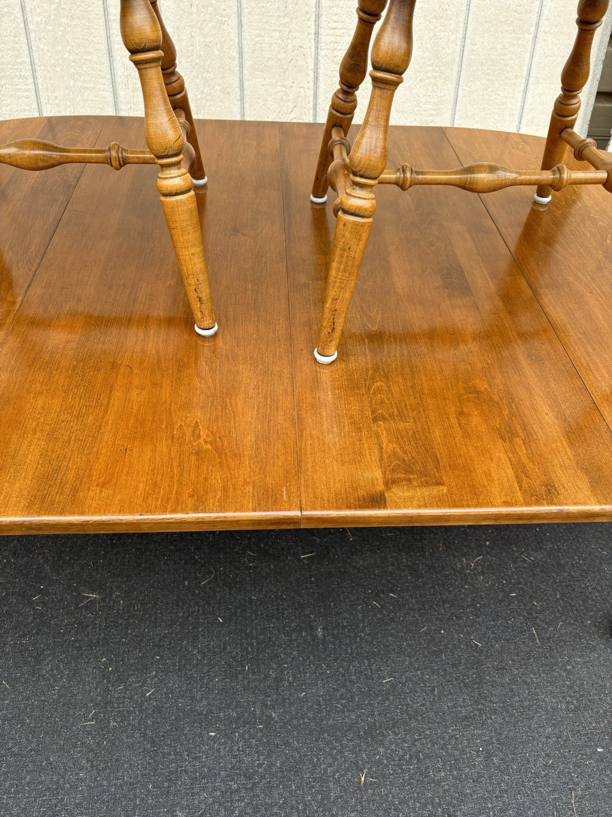 66858 ETHAN ALLEN Maple Dining Table W/ 2 Leafs + 4 Windsor Chair s