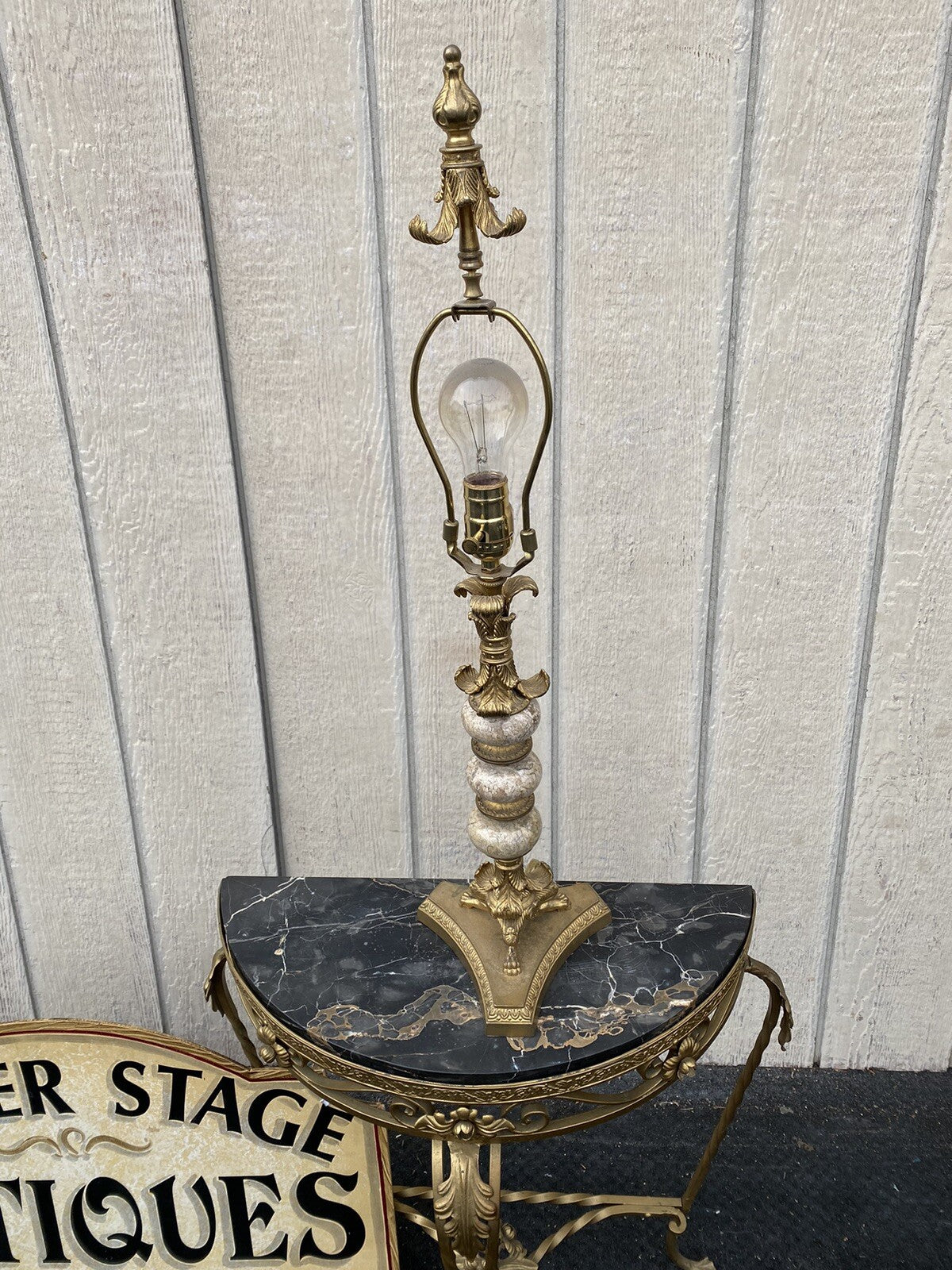 66394    Decorator Table Lamp Light with Shade Stamped  FR r258 on base