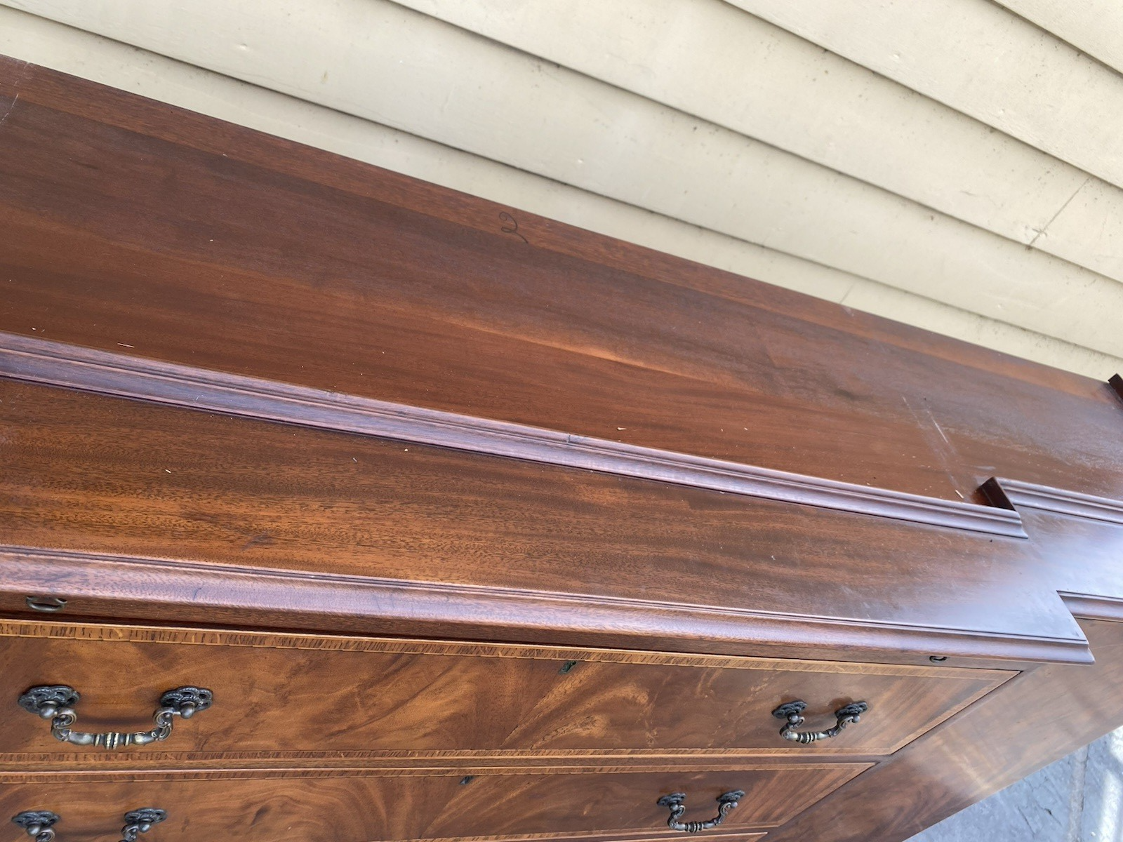 66586   QUALITY Inlaid Sacks MARLBORO MANOR  Breakfront China Cabinet