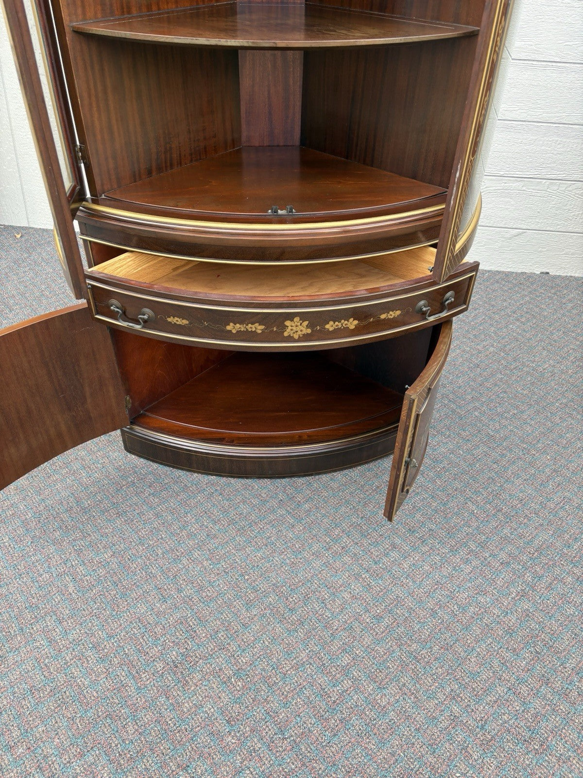 66946 Drexel Oriental Corner China Cabinet Curio