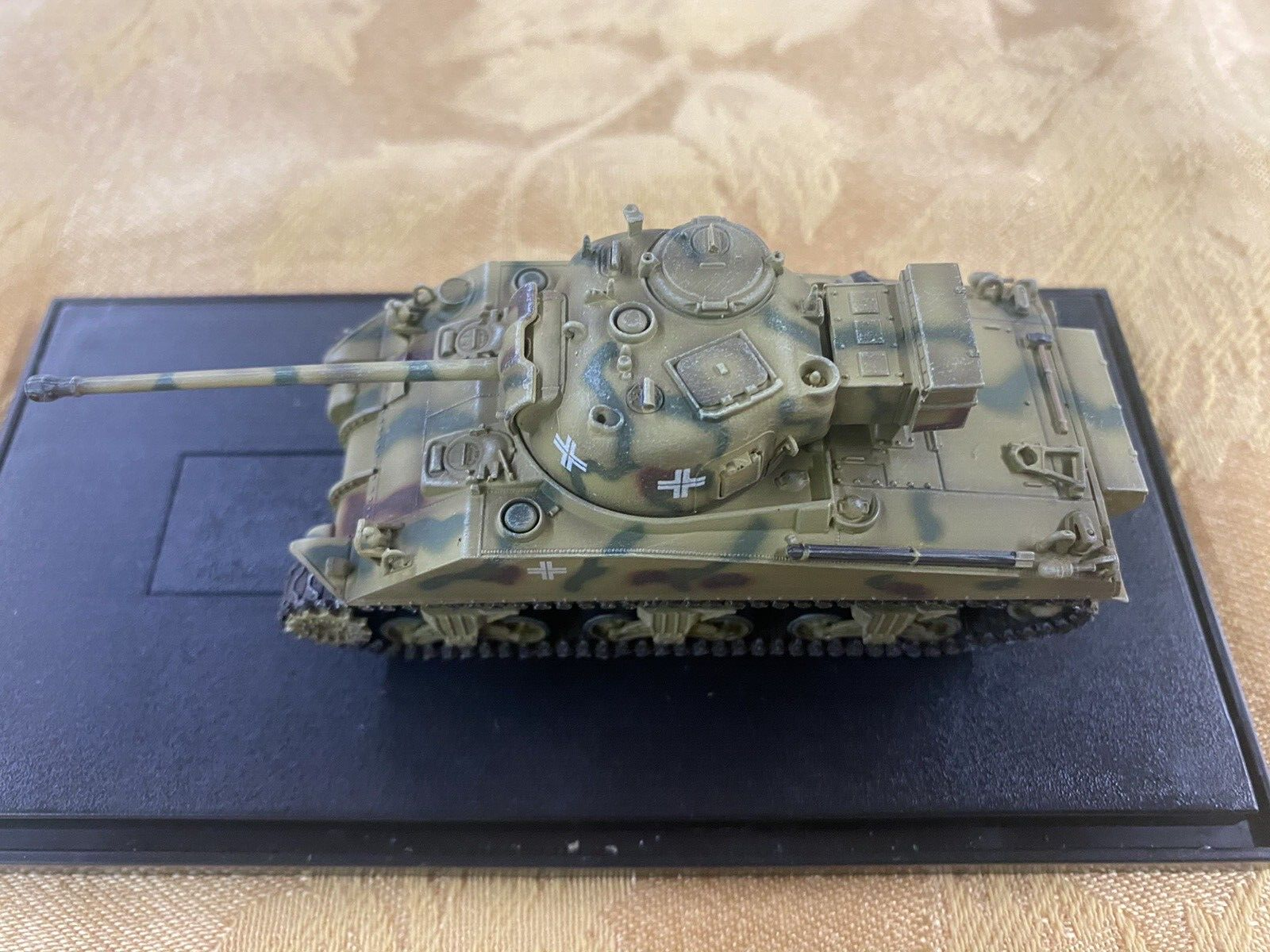 ES 41:   3 Tanks In Showcase s   Showcase size 6" x 3" x 2 1/2"H