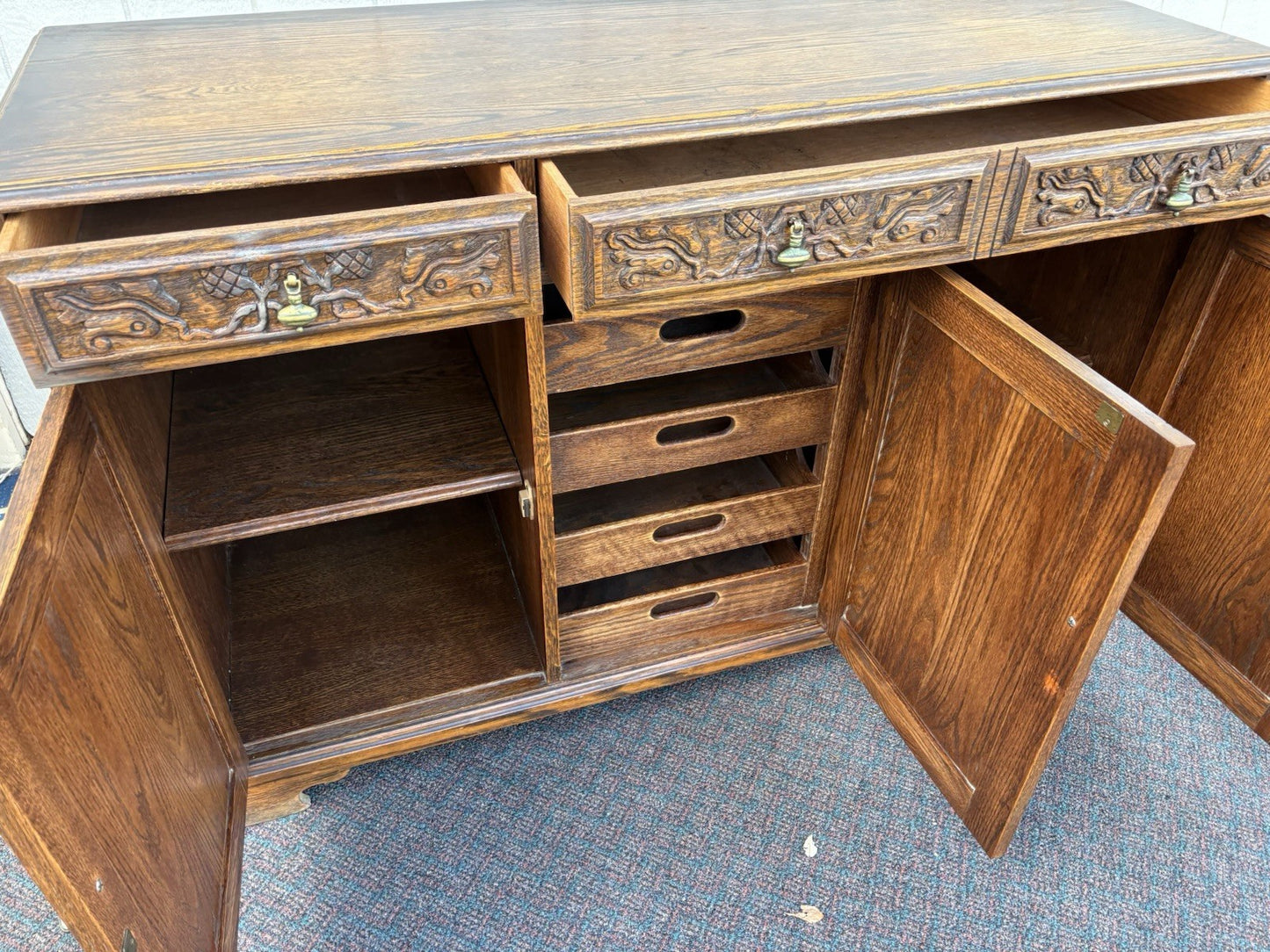 67134 FEUDAL Oak Sideboard Server Cabinet