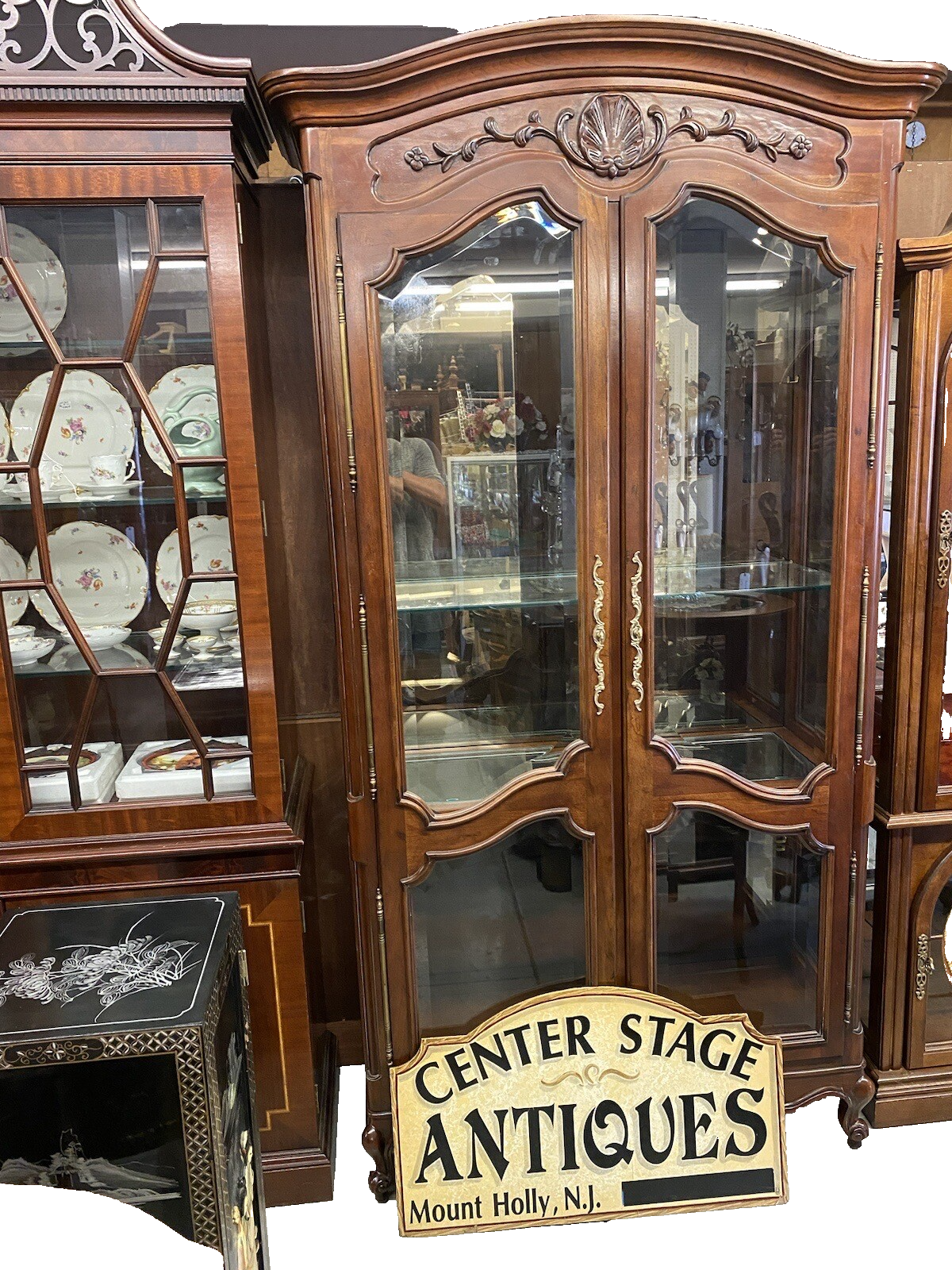 64784 Super Quality Lighted Curio China Cabinet