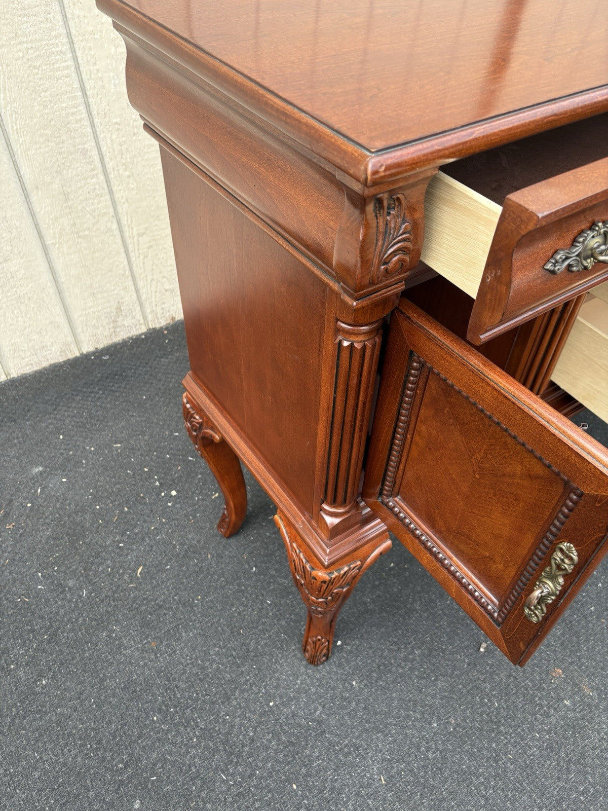 66681 Fancy Mahogany Buffet Sideboard Server Cabinet
