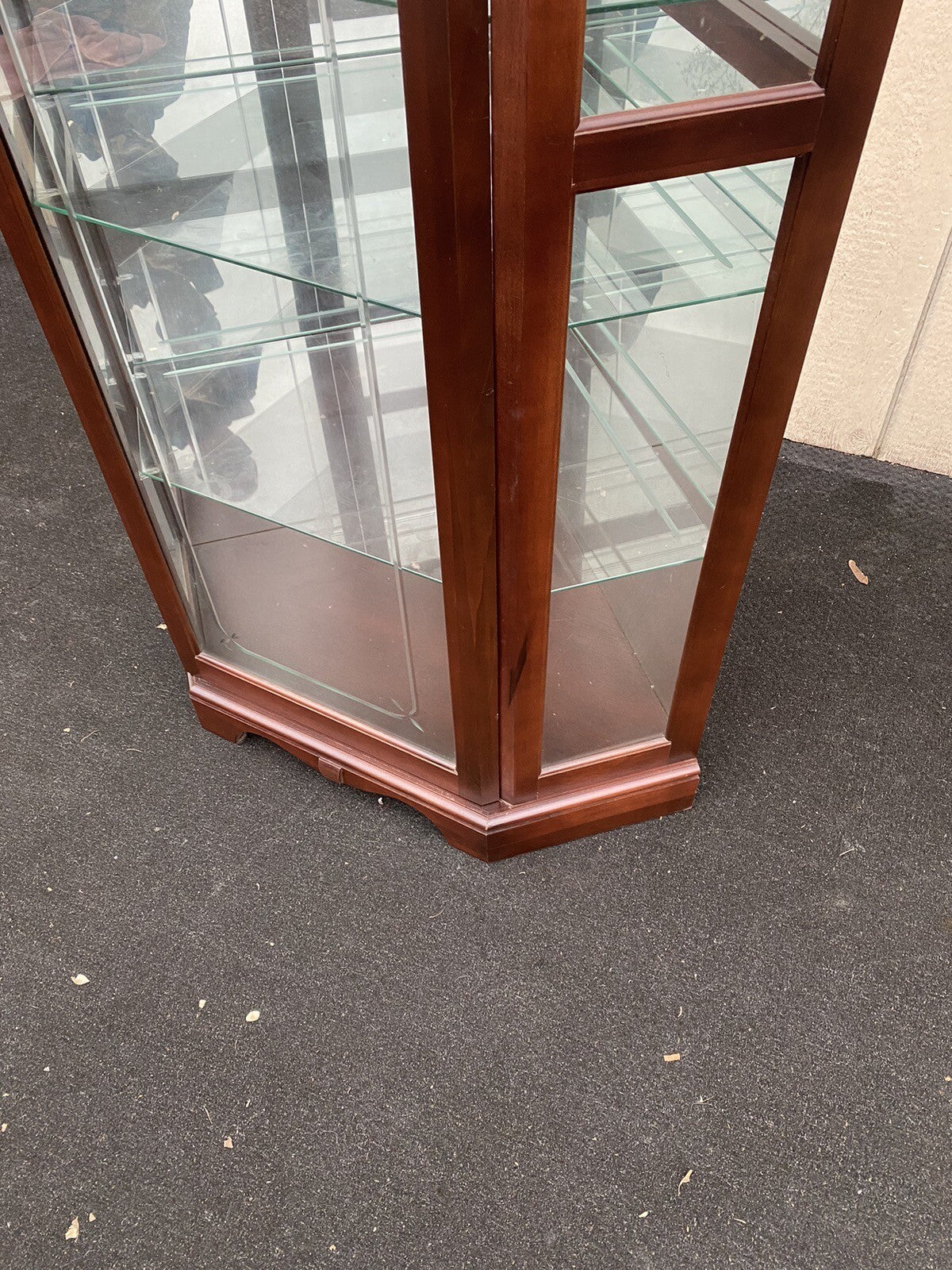 65090   Etched Glass Sliding Door Corner Curio Cabinet Reinisch Furniture(BN 06)