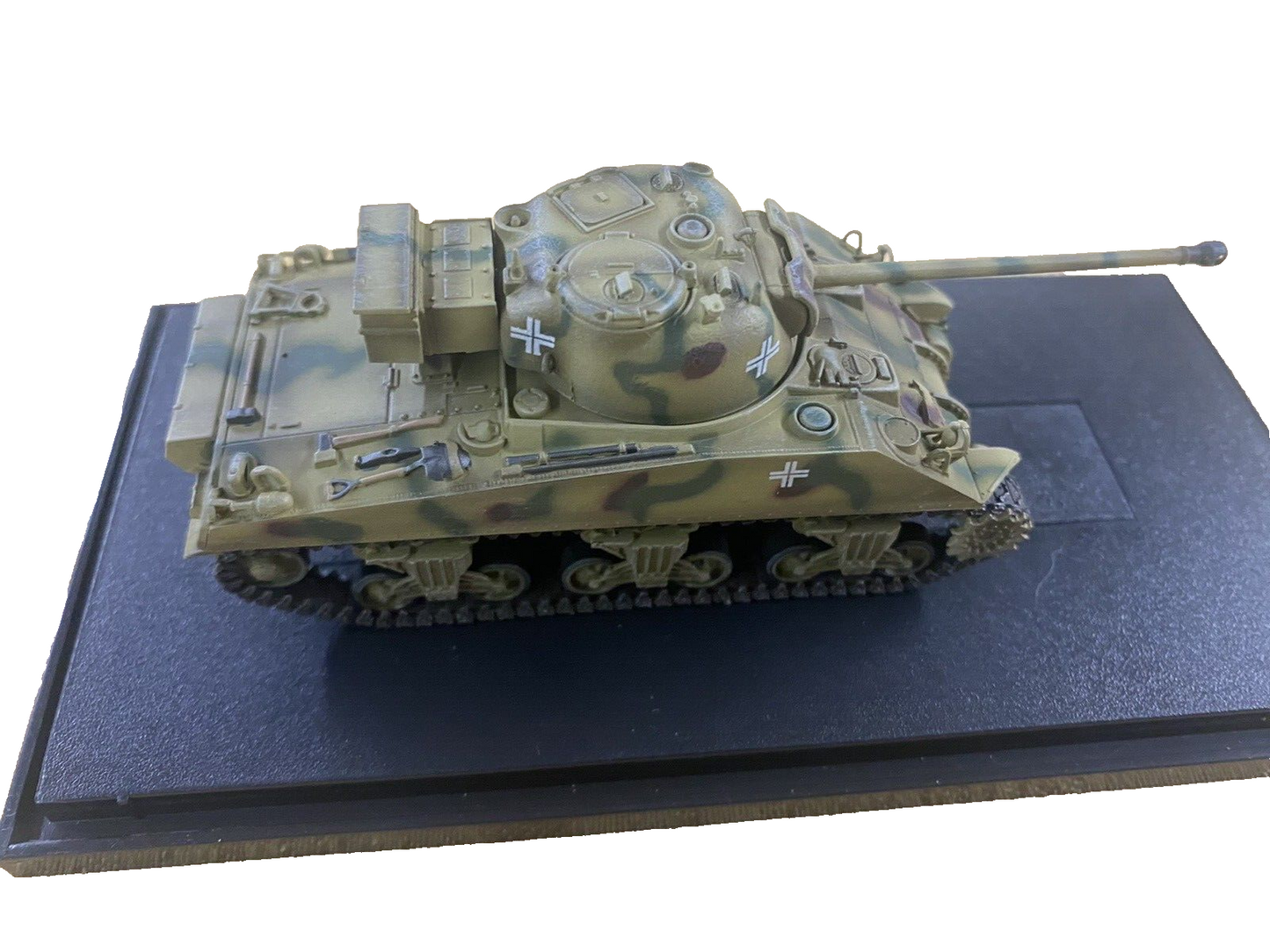 ES 43: 3 Tanks In Showcase 6" x 3" x 2 3/4"H