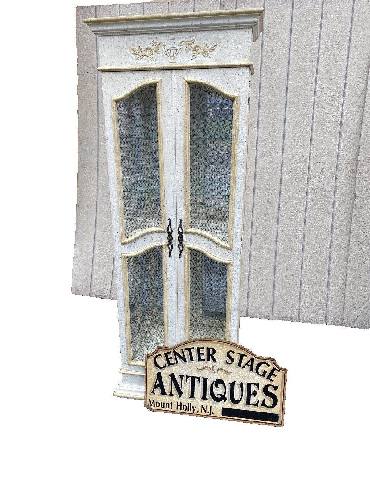 65352   Decorator Curio Cabinet HEKMAN French Regency  ???