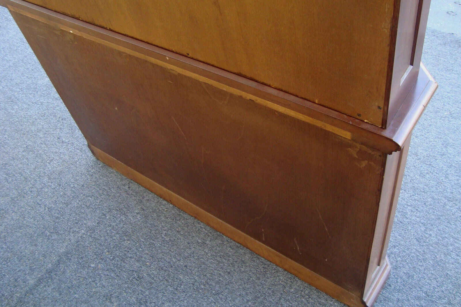 51131 BIGGS MAHOGANY 2 Piece  ARCHED GLASS DOOR CHINA CABINET