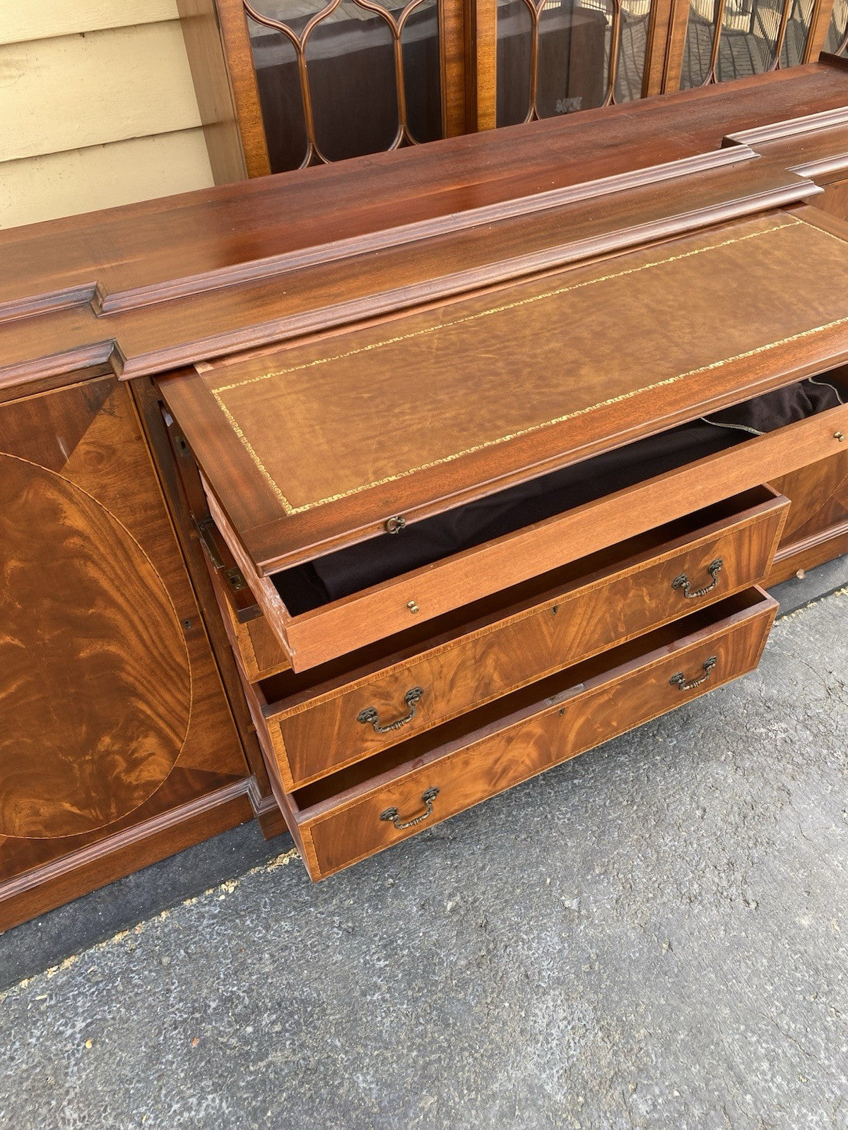 66586   QUALITY Inlaid Sacks MARLBORO MANOR  Breakfront China Cabinet