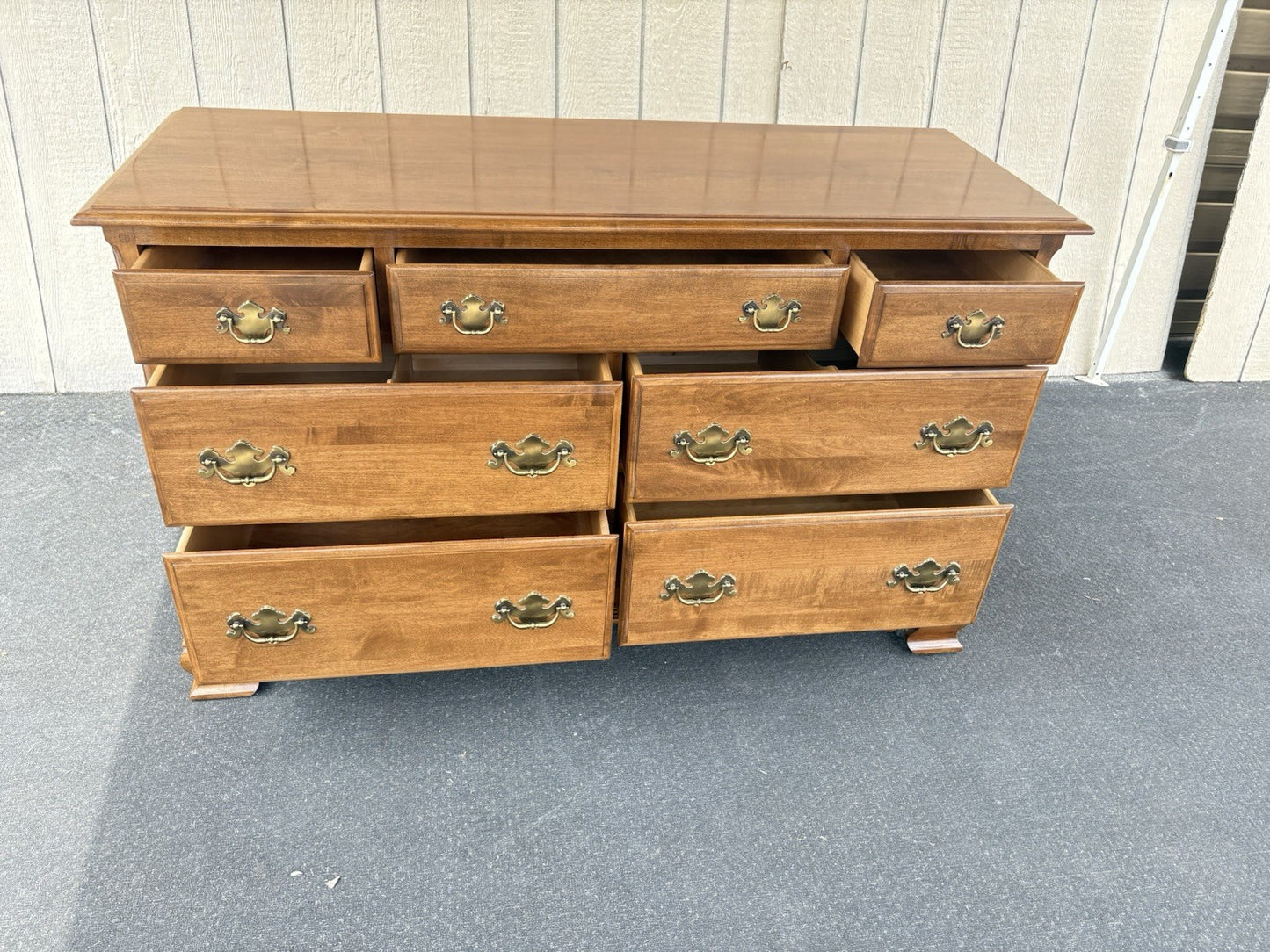 66811  ETHAN ALLEN Maple 7 Drawer  Dresser Chest