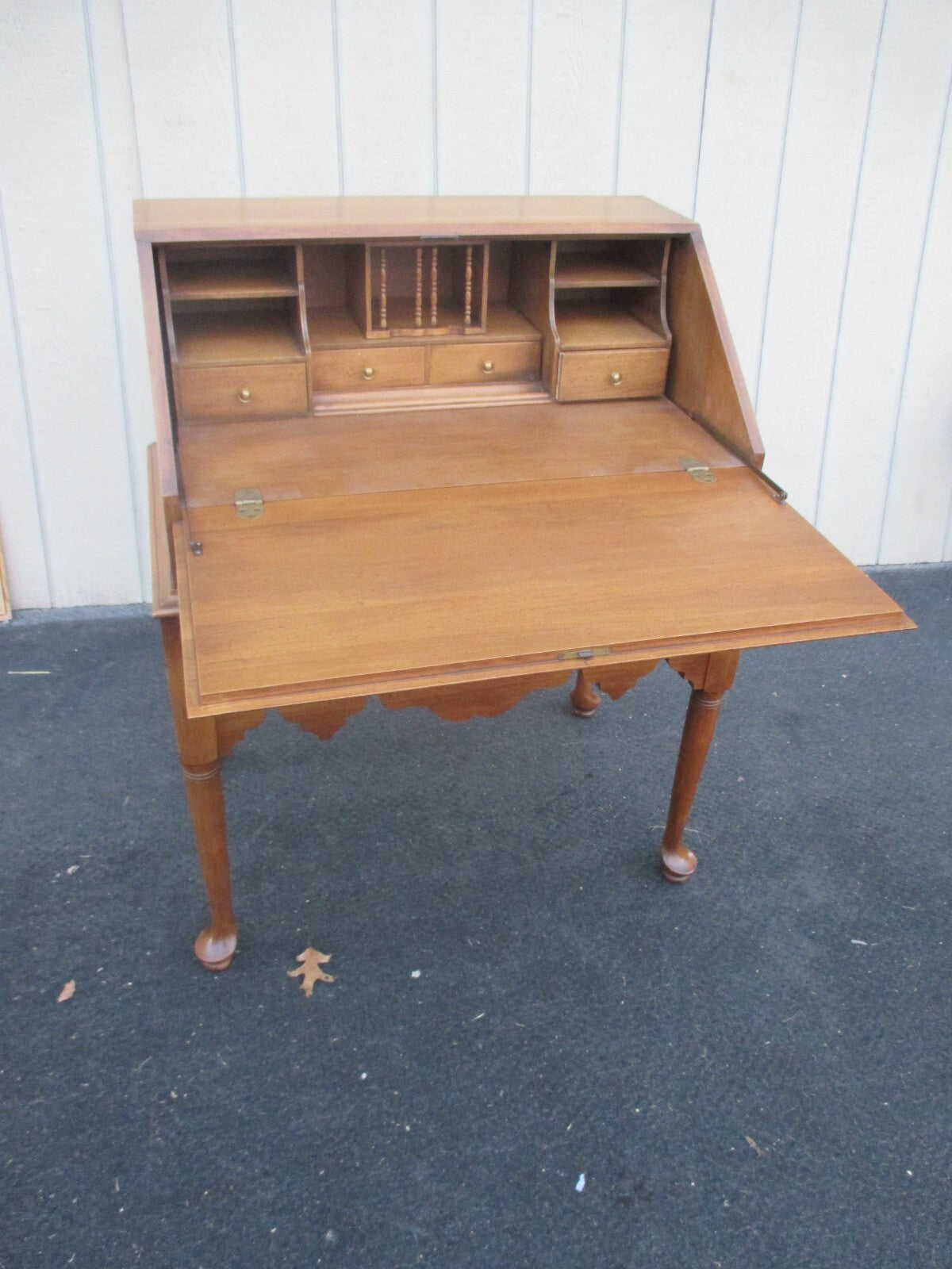 63998 Davis Furniture Inlaid Cherry Slantfront Desk